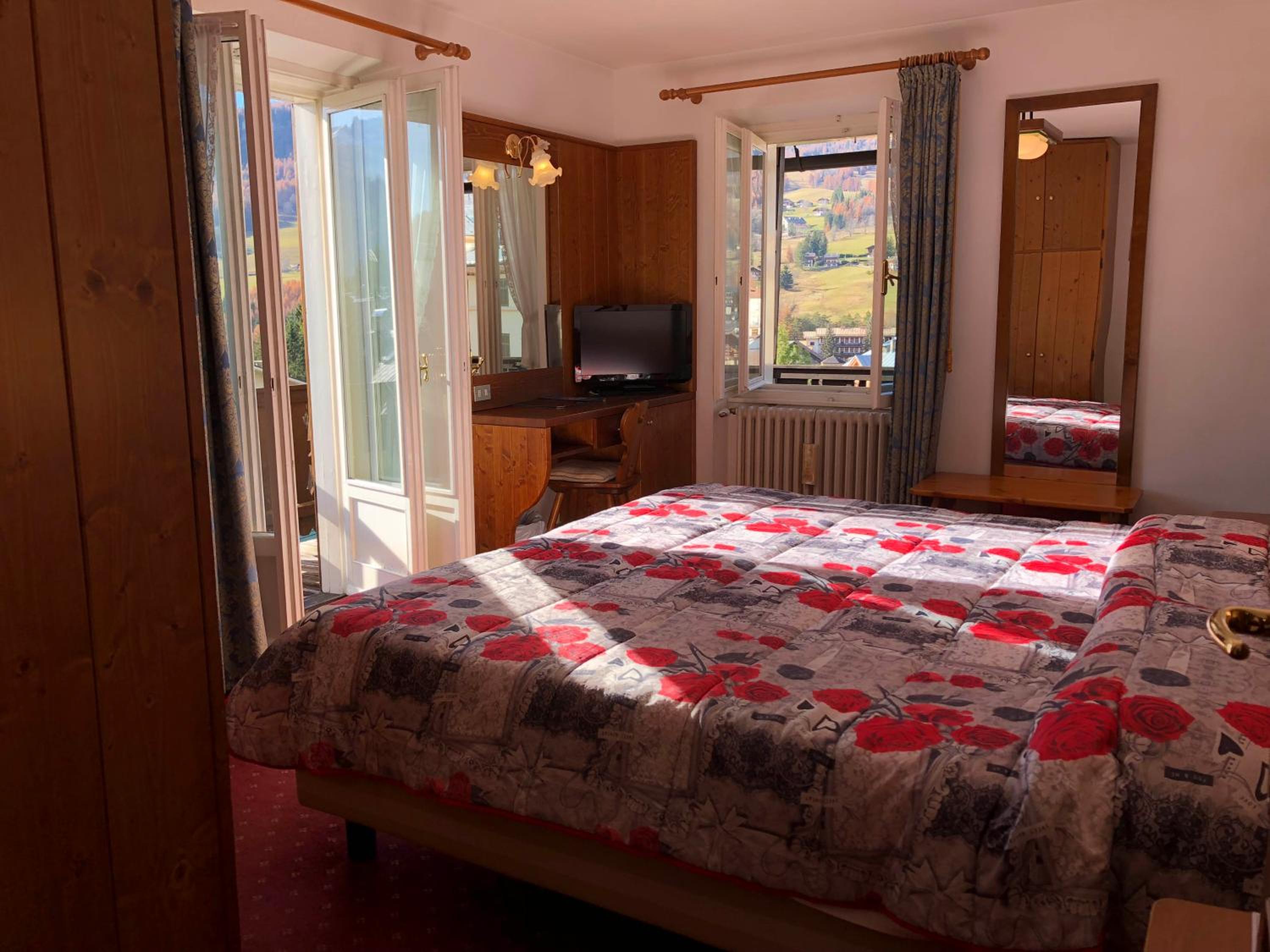 Double or Twin Room with Balcony and Superior View