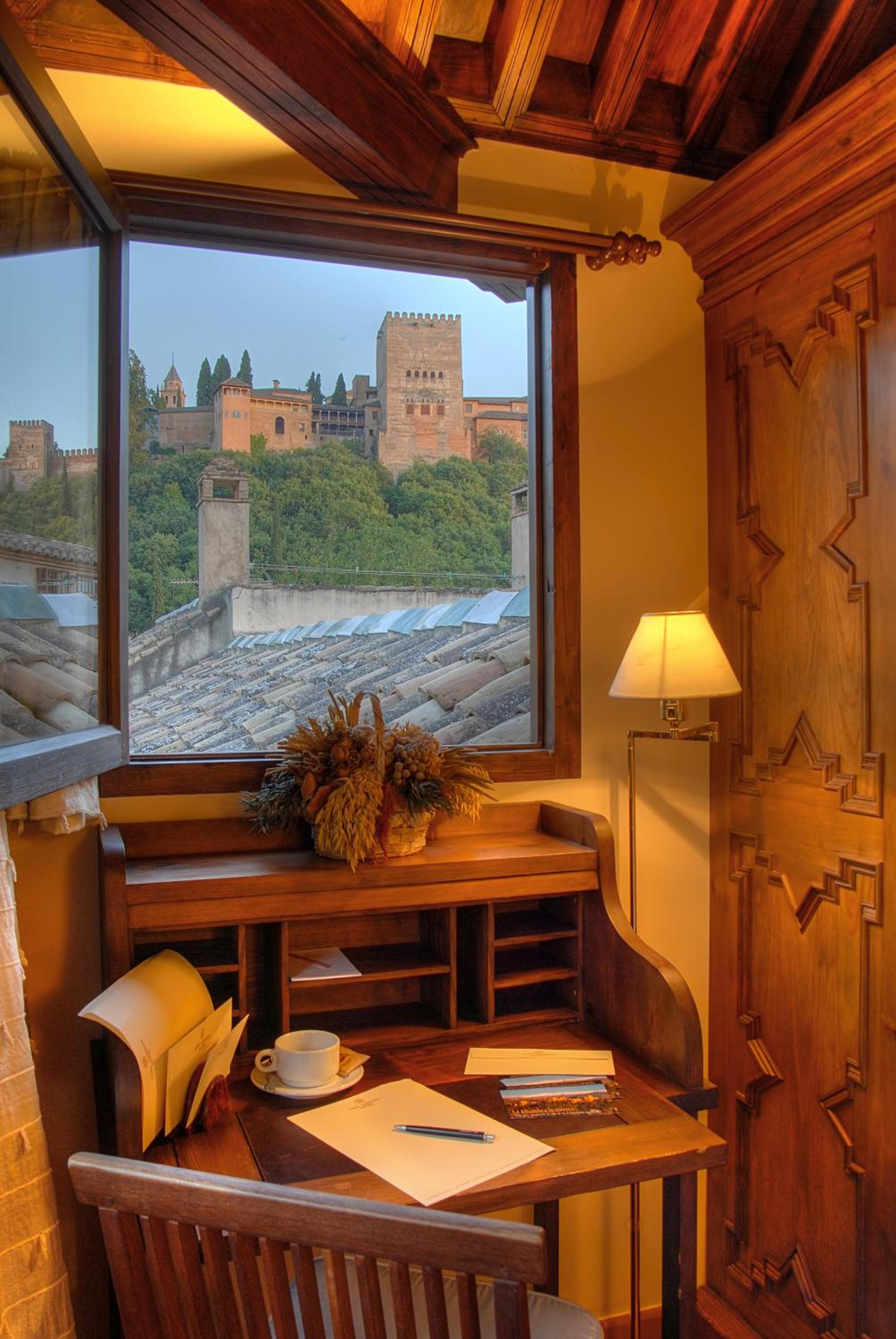 Double Room with frontal Alhambra view