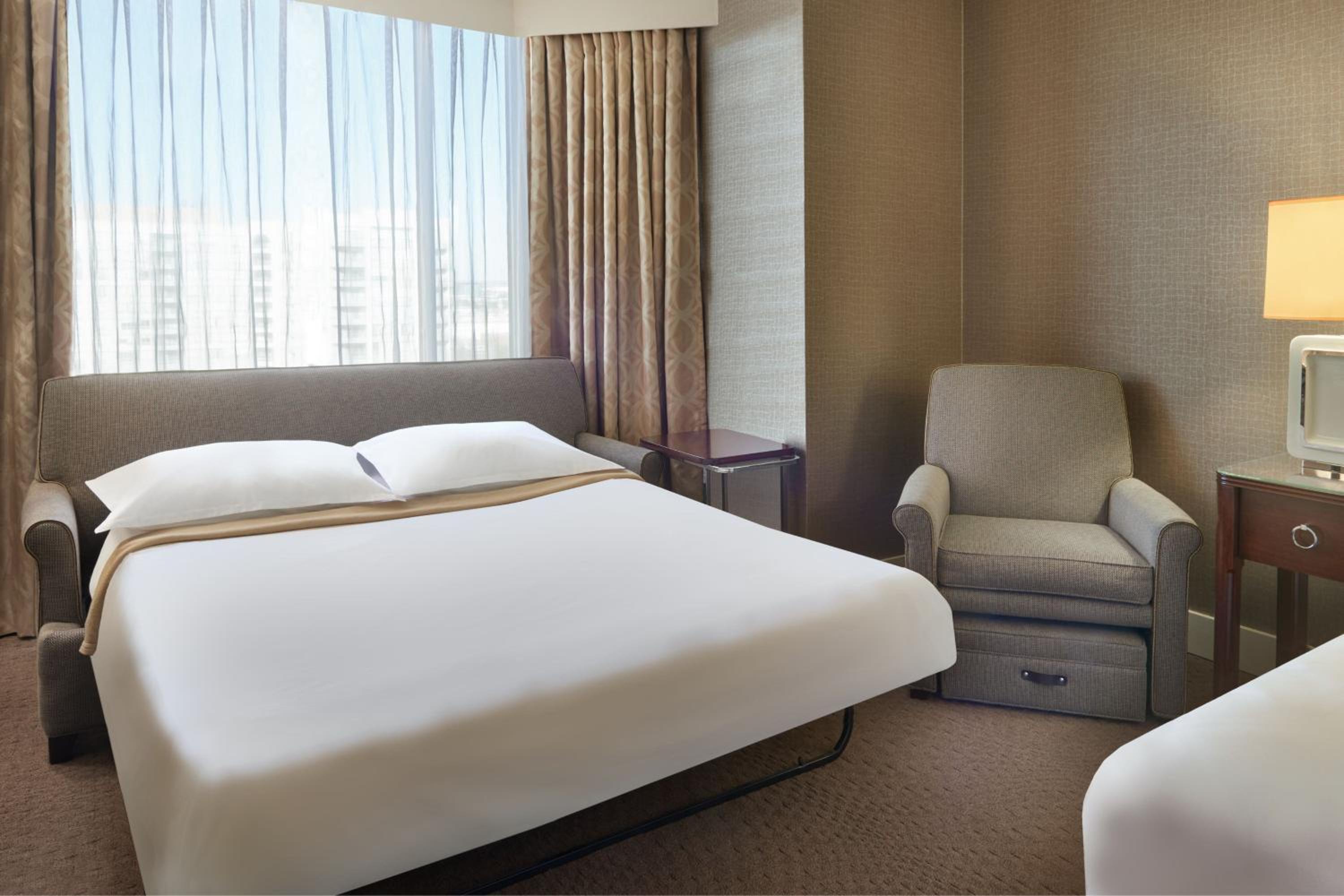 Club Level 1 Bedroom Suite with a 1 King Bed