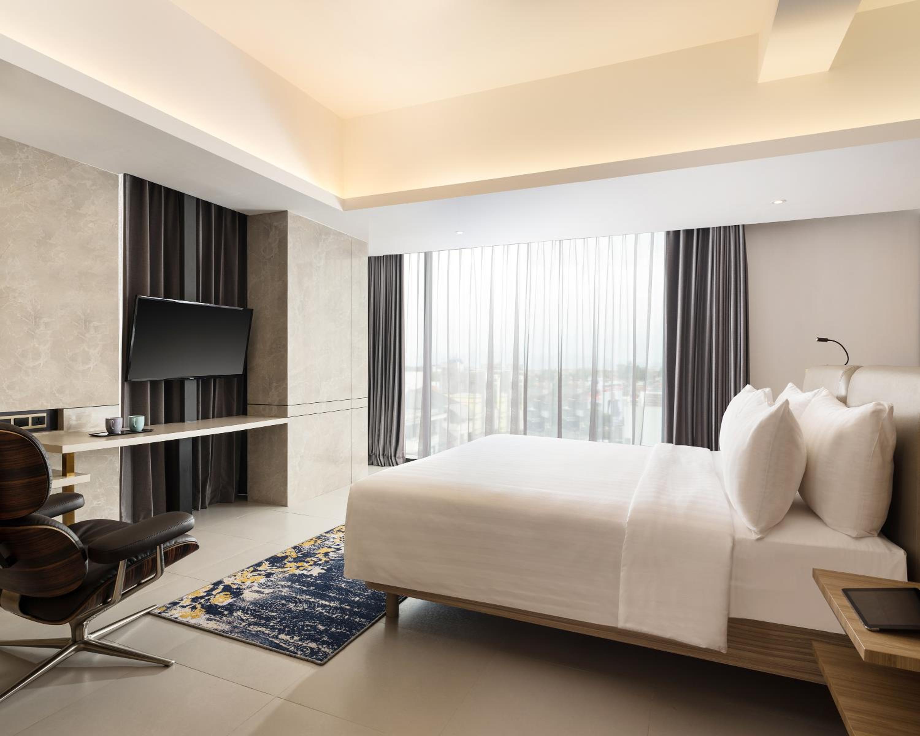 Executive Queen Suite