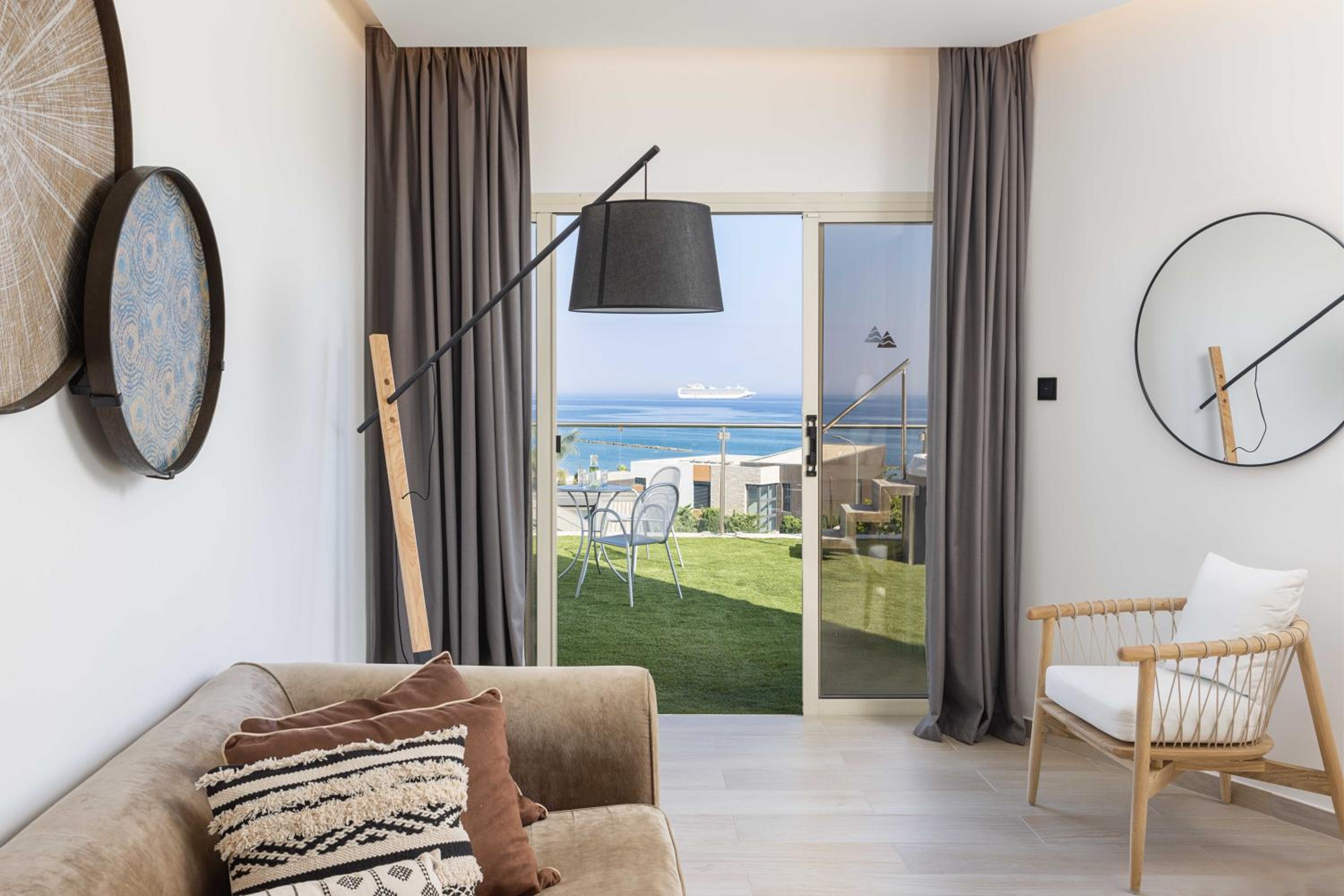 Limonia Terrace Suite Sea View with Outdoor Whirlpool