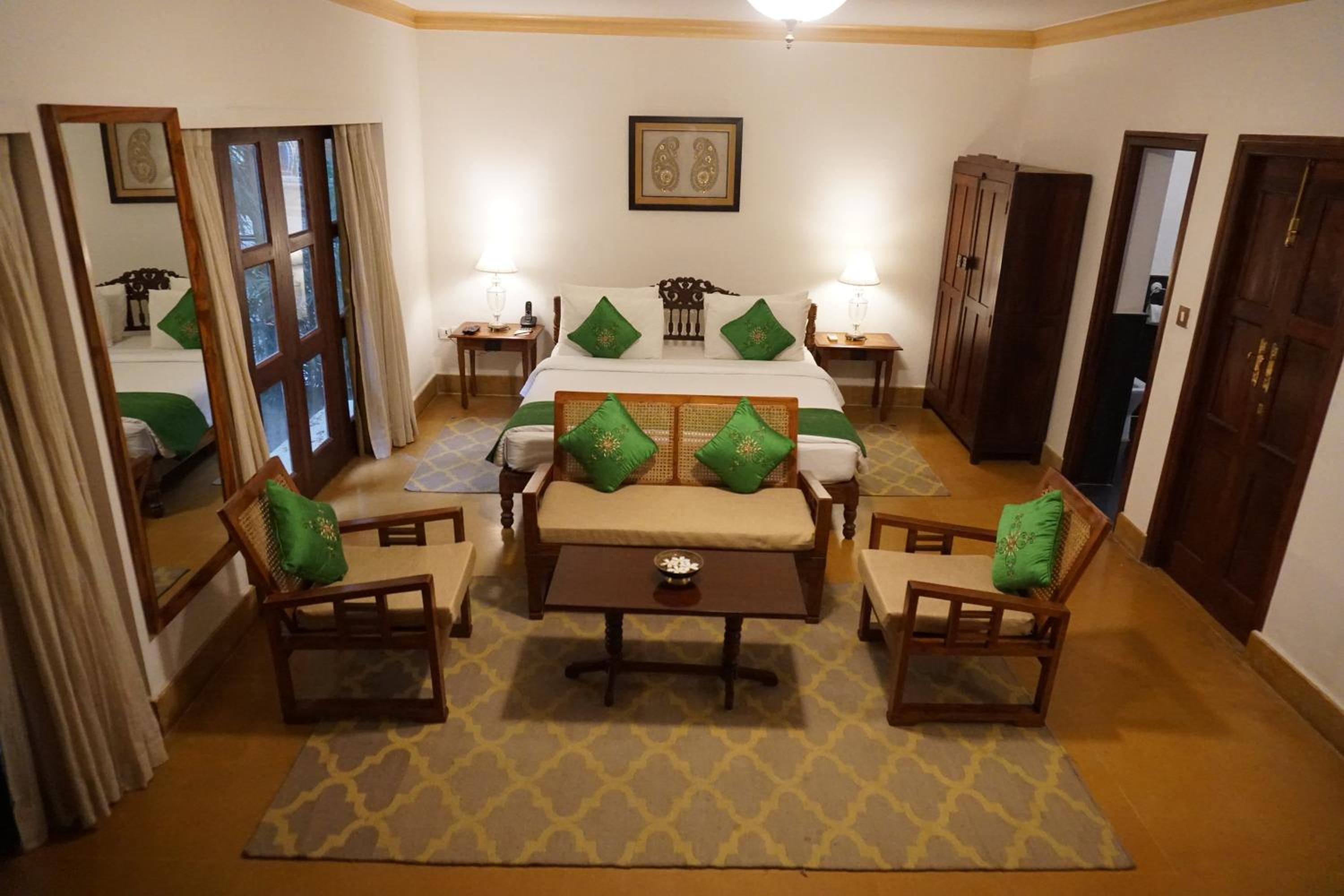 Heritage Suite with 20% discount on laundry (upto 5 pcs) | 10% discount on food and beverages