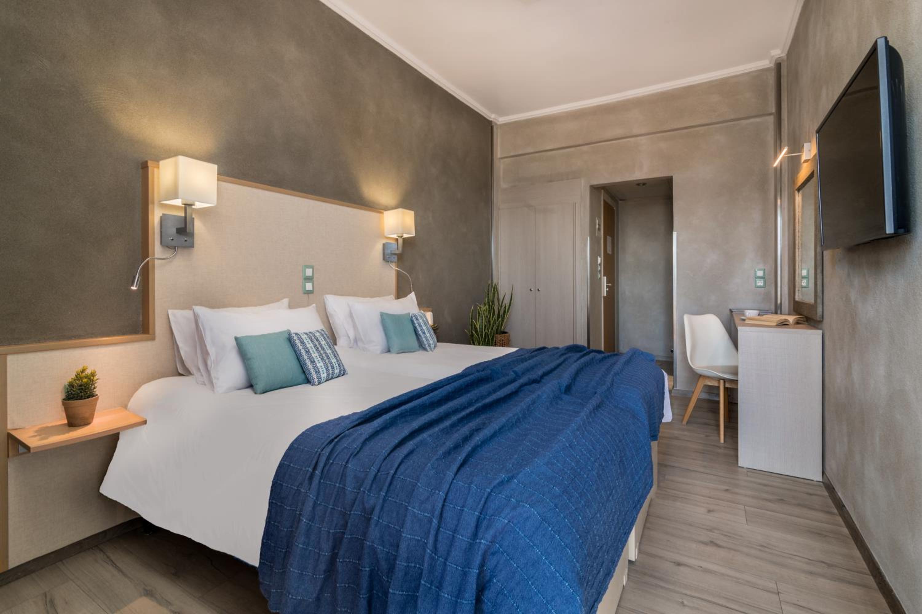Double or Twin Room with Sea View