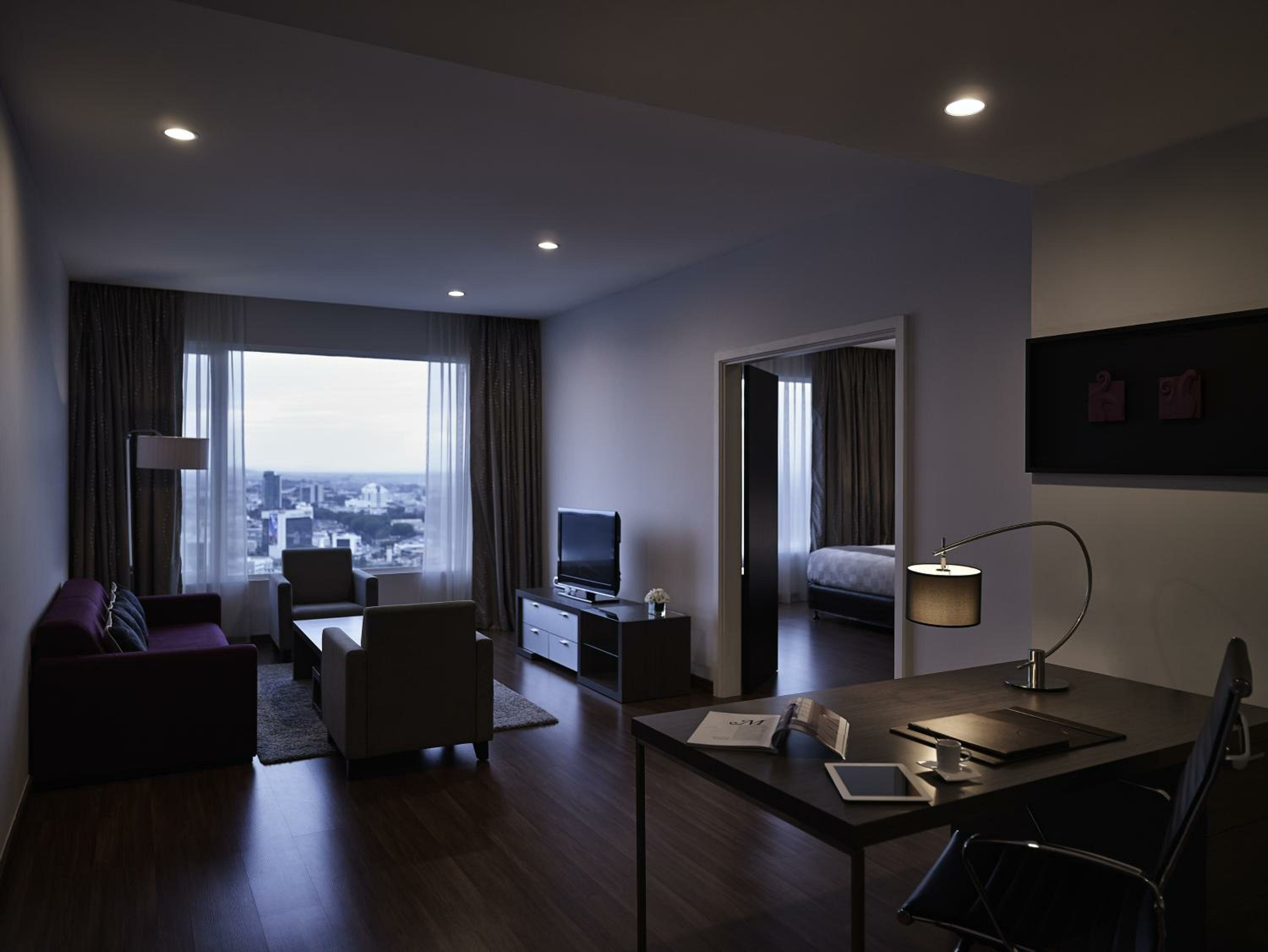 Executive Suite One King