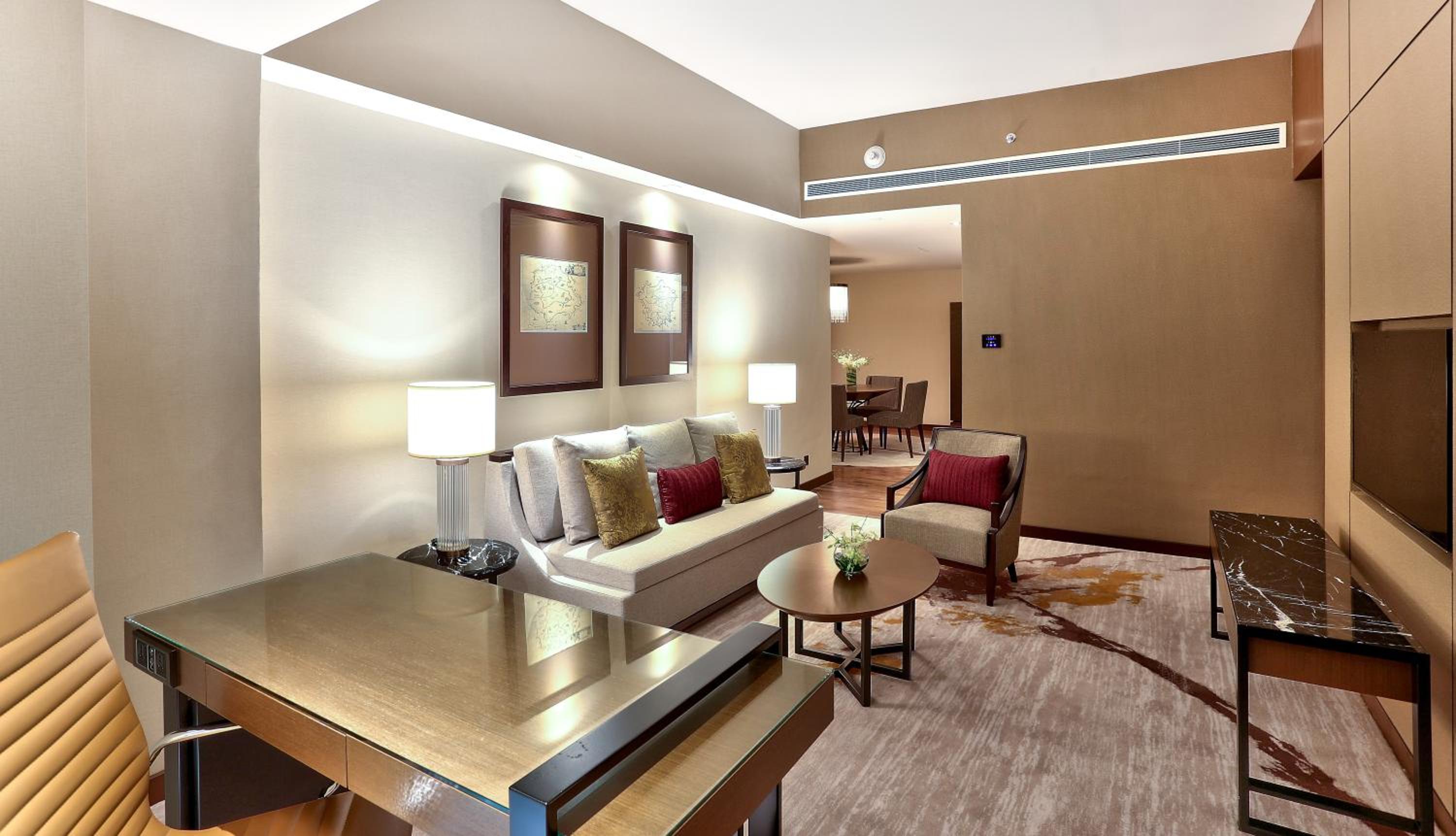 One-Bedroom King Suite