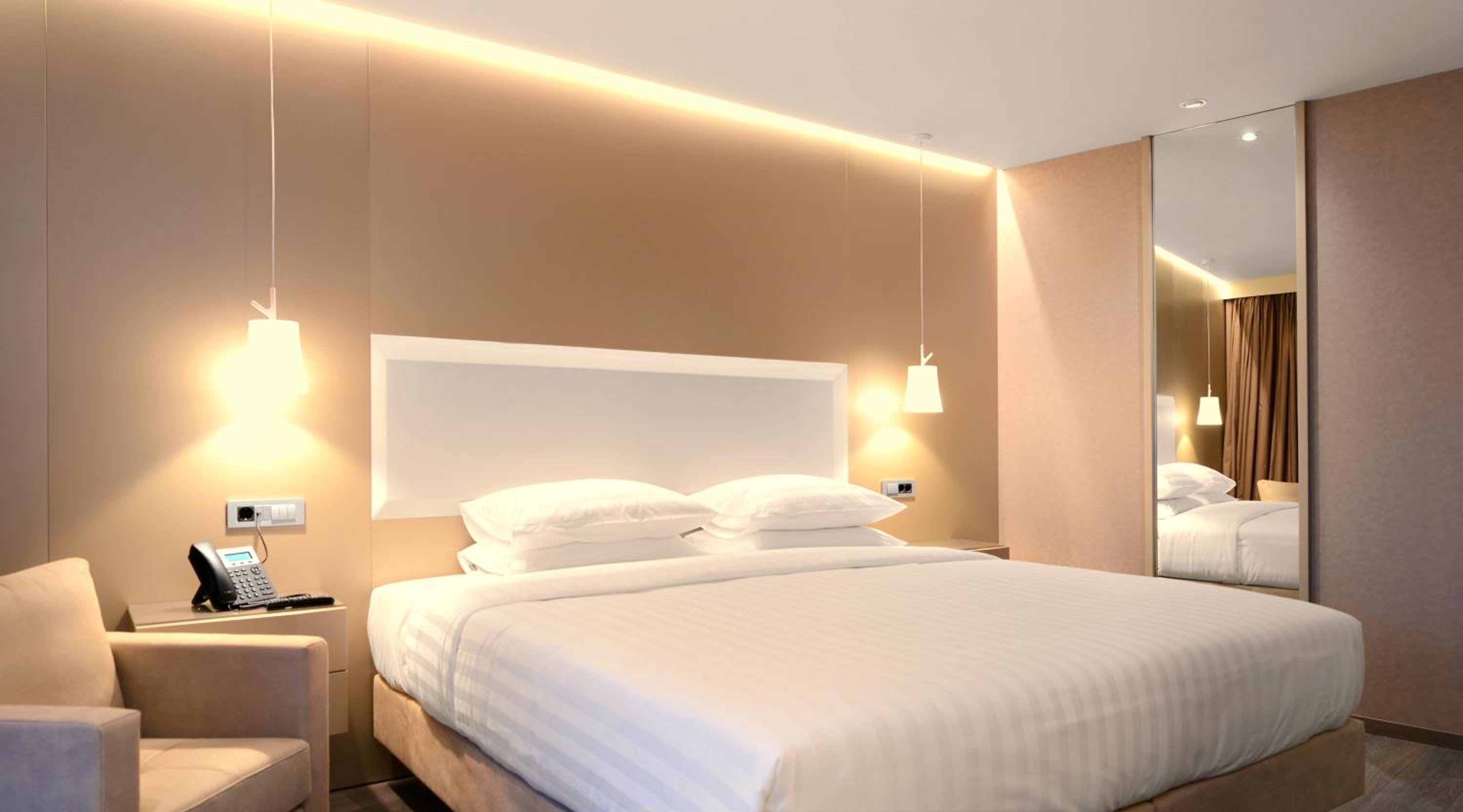 Saz Suite Panoramic City & Lake View