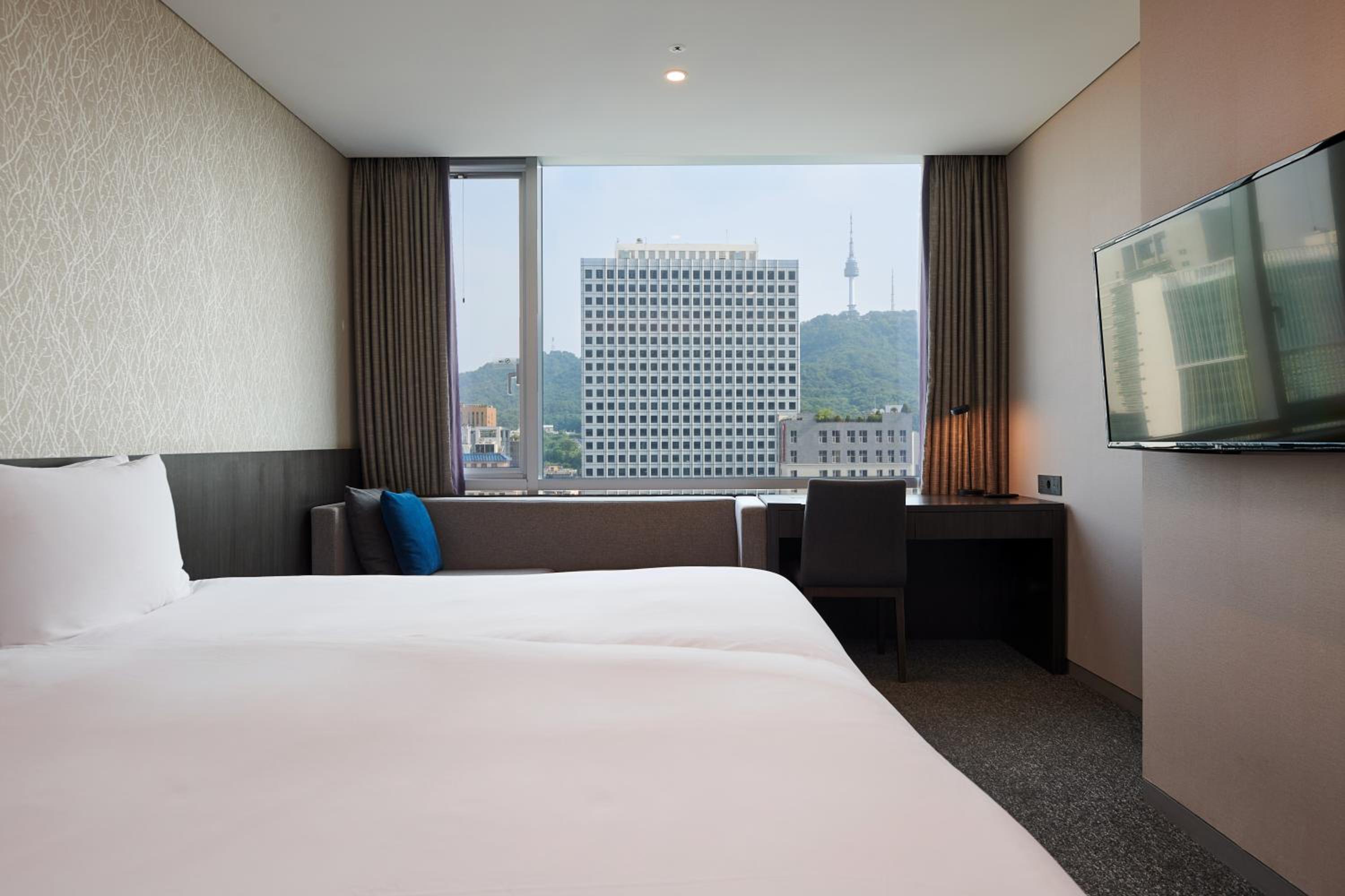Hollywood Double Room with Namsan Mountain View