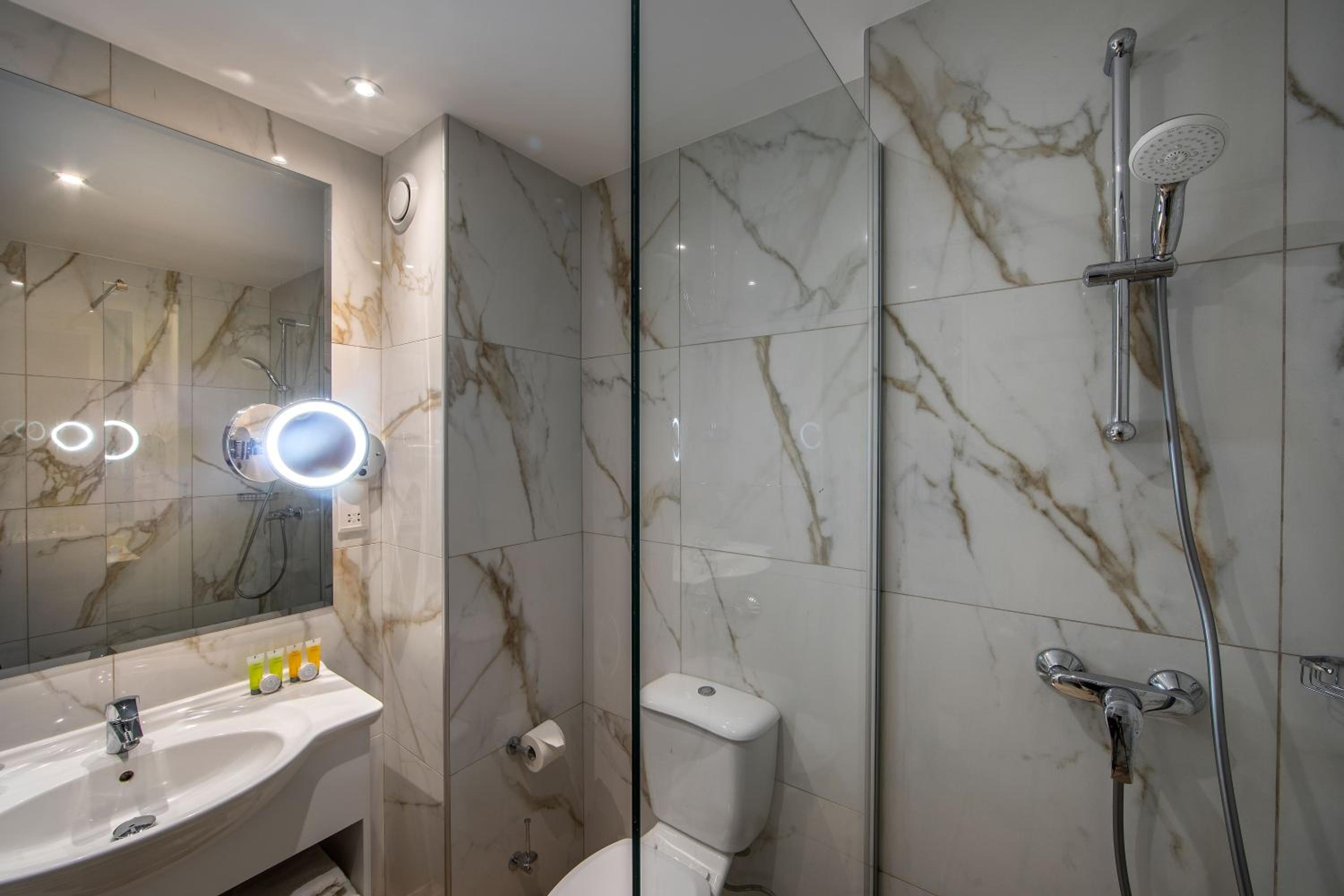 Deluxe Double or Twin Room with Balcony