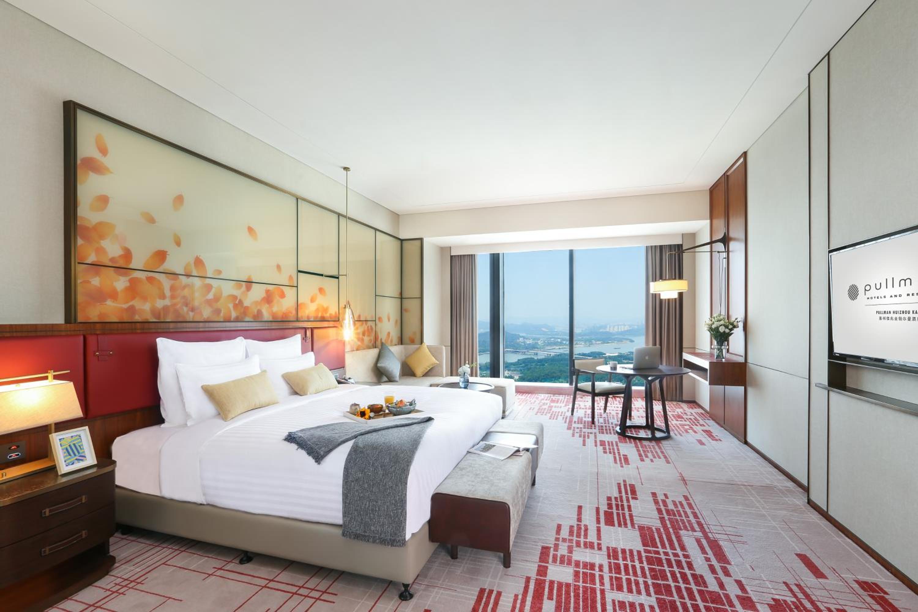 Deluxe King Room with River View - High Floor