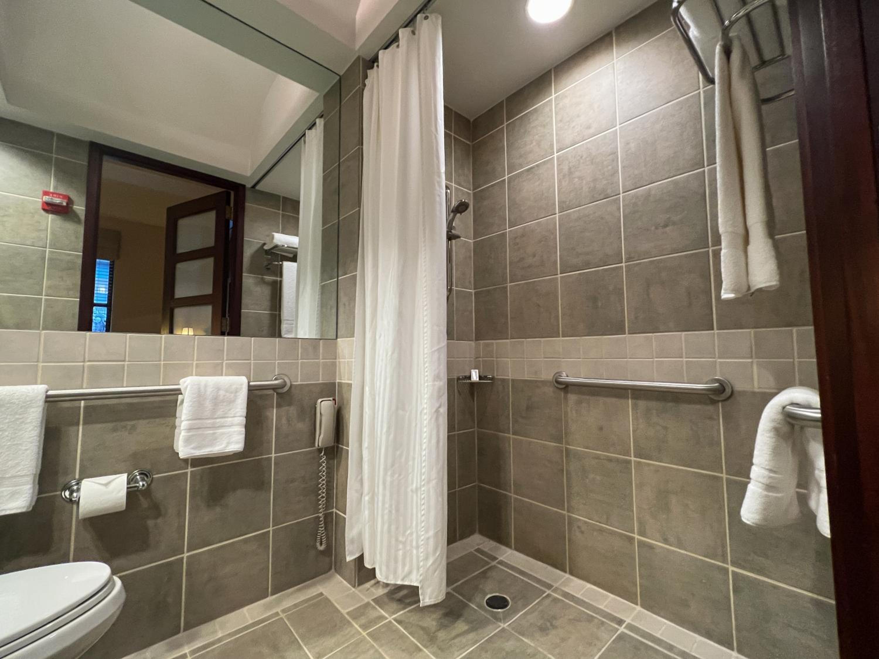 Queen Room - Disability Access