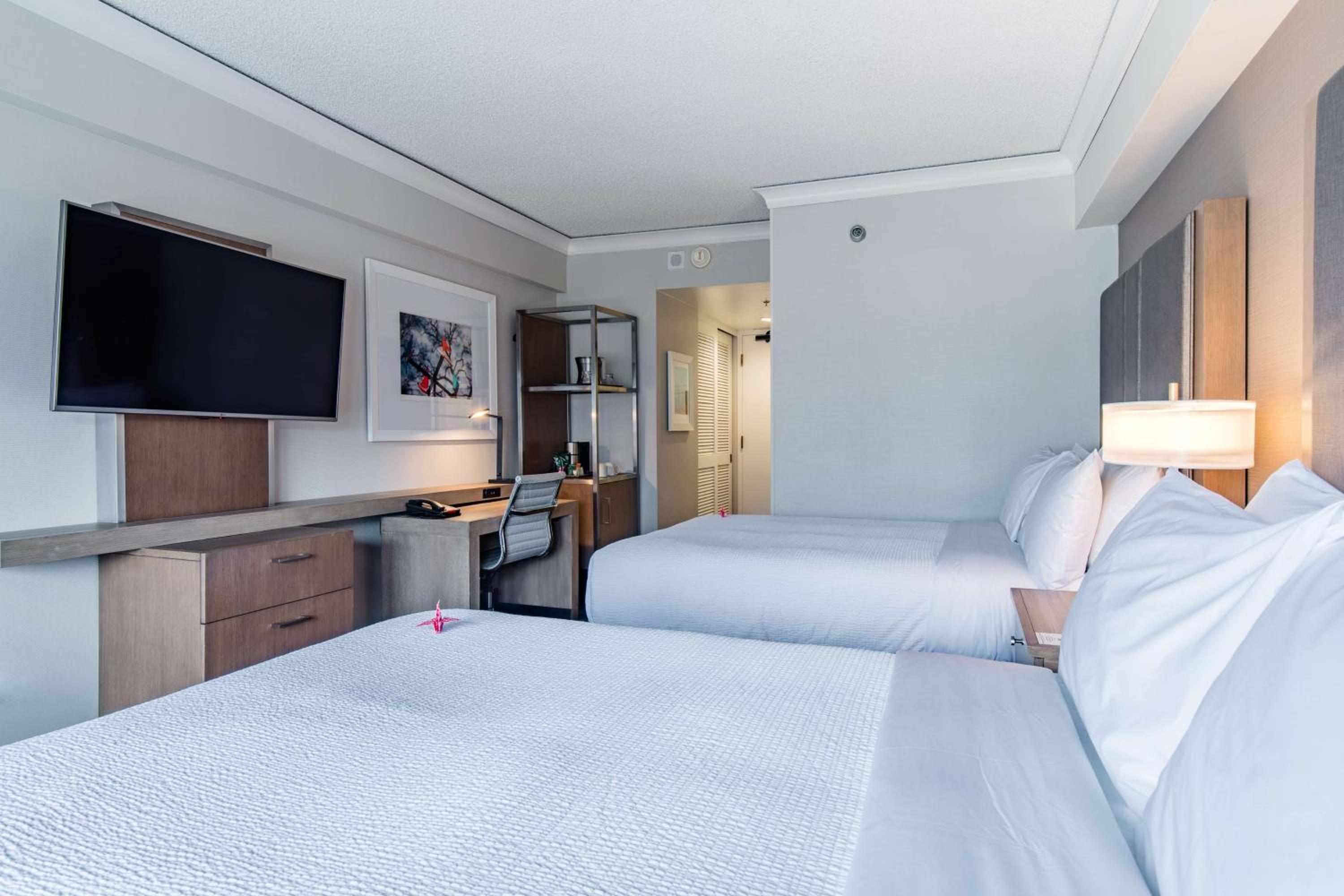 Executive Double Room with Two Double Beds and City View