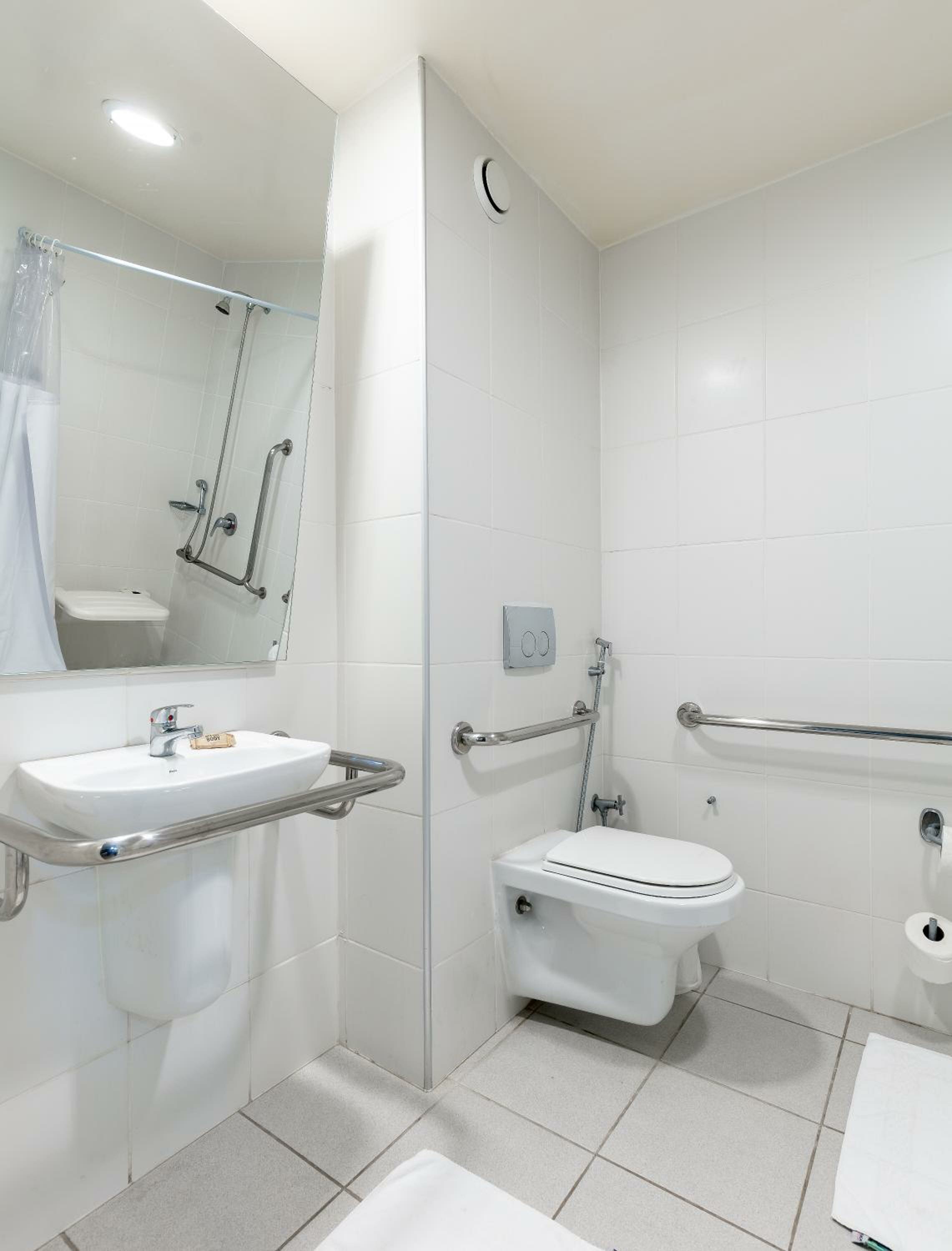 Standard Apartment with One Double Bed - Disability Access