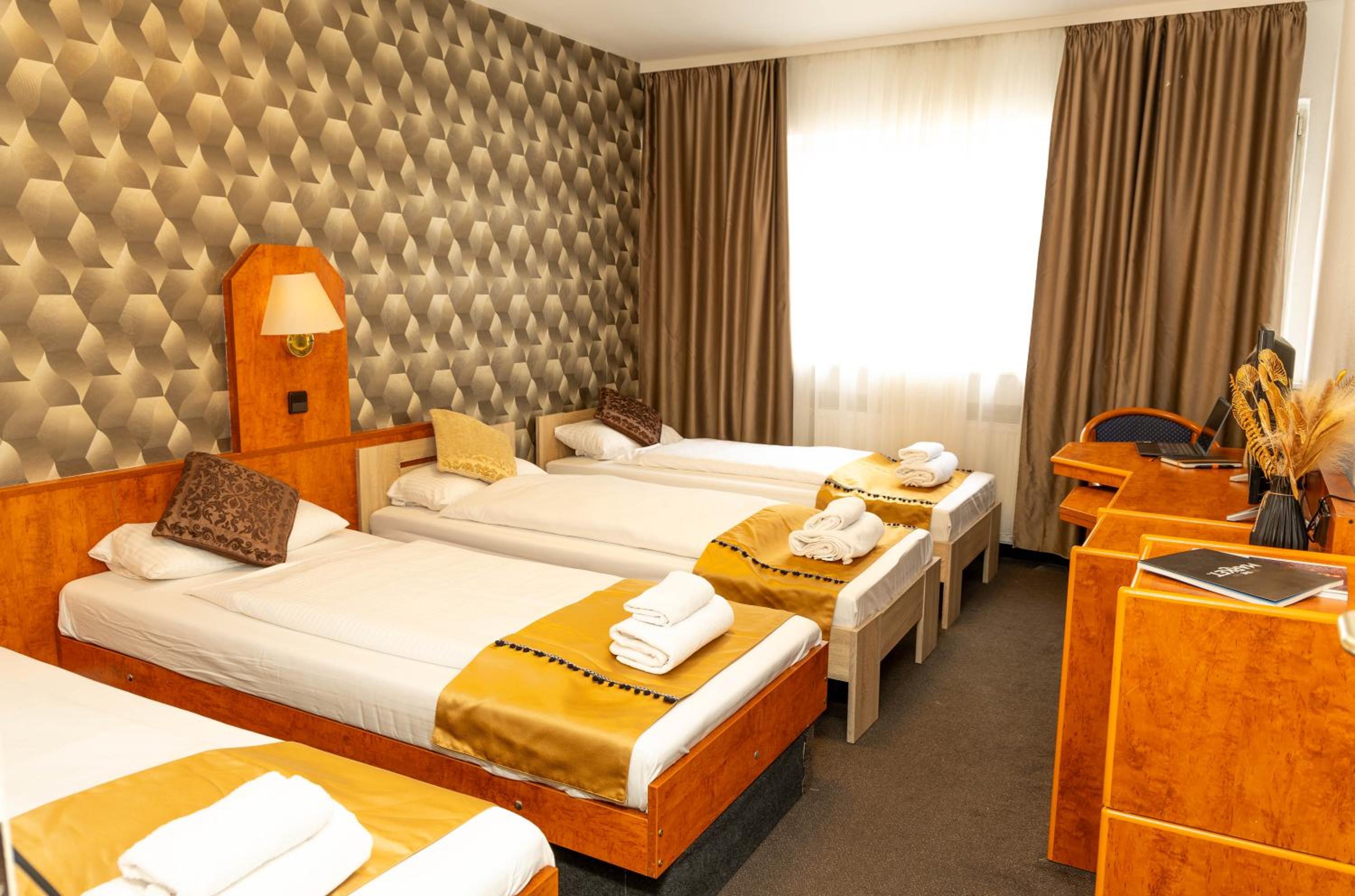 Classic Quadruple Room