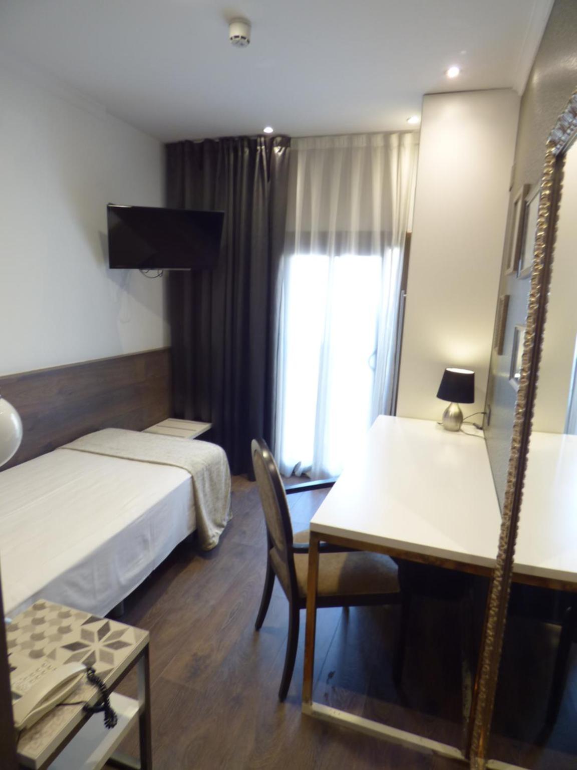 Standard Single Room with Street View