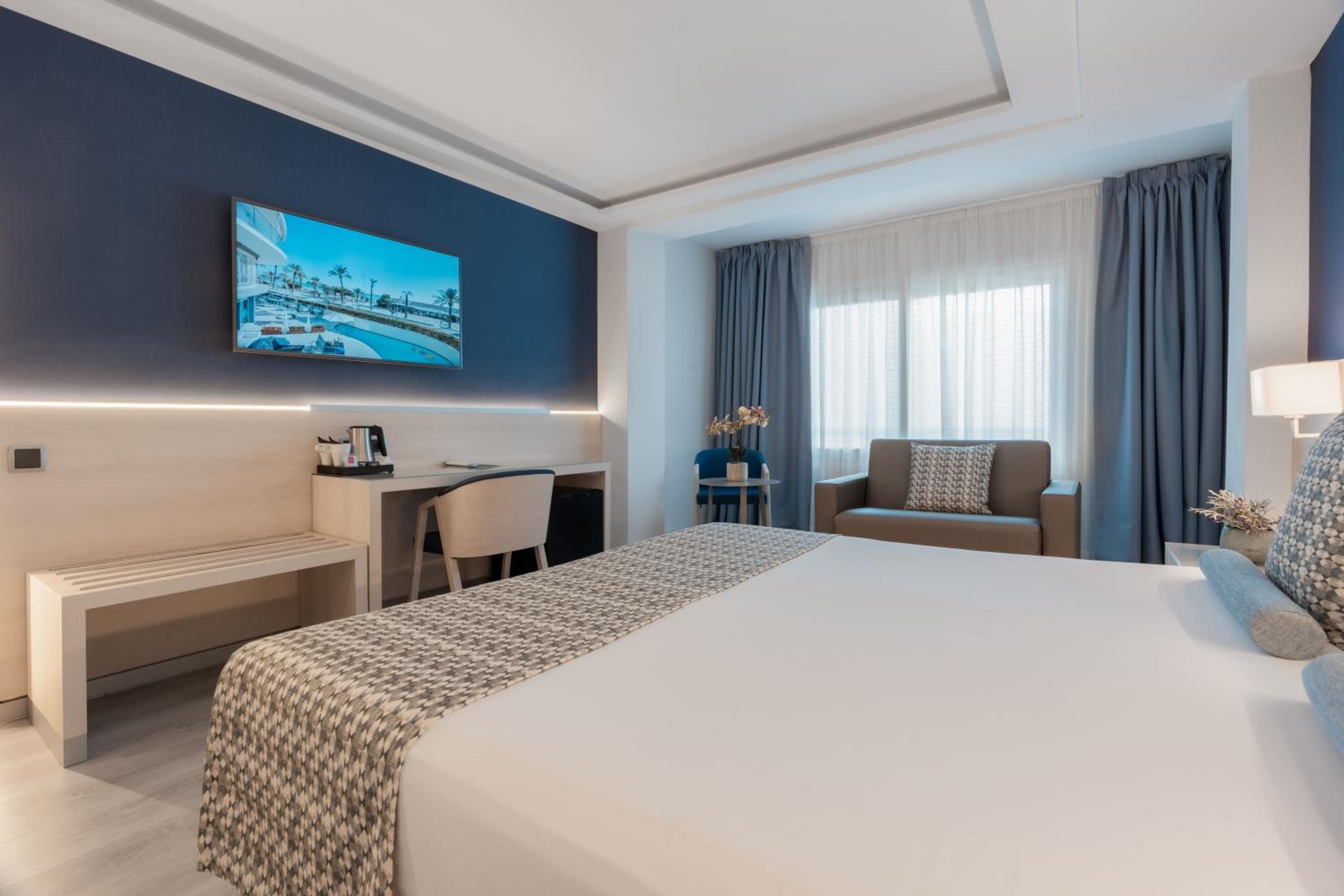 Triple Room with Mountain View