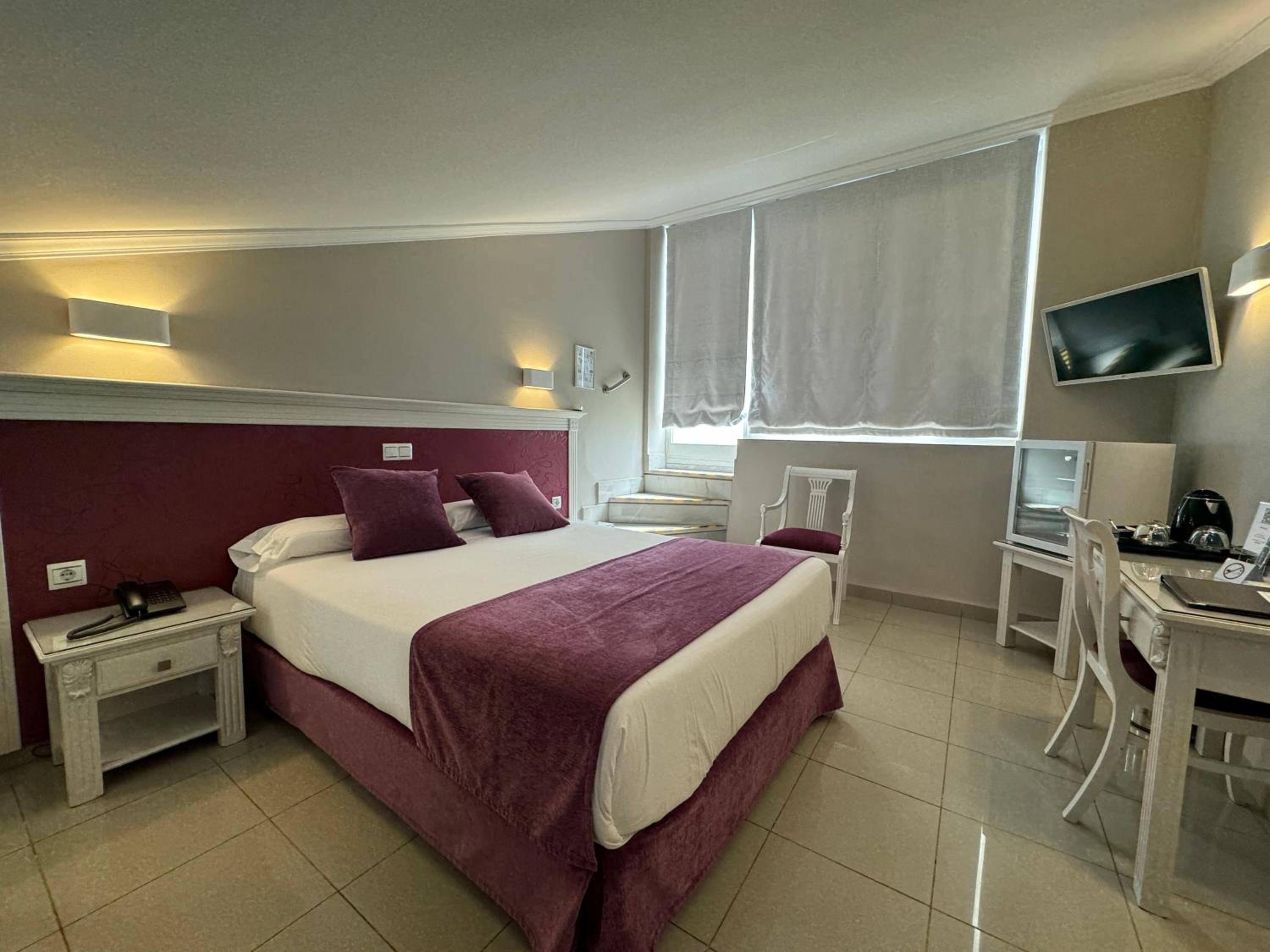 Double or Twin Room with Swimming Pool Access