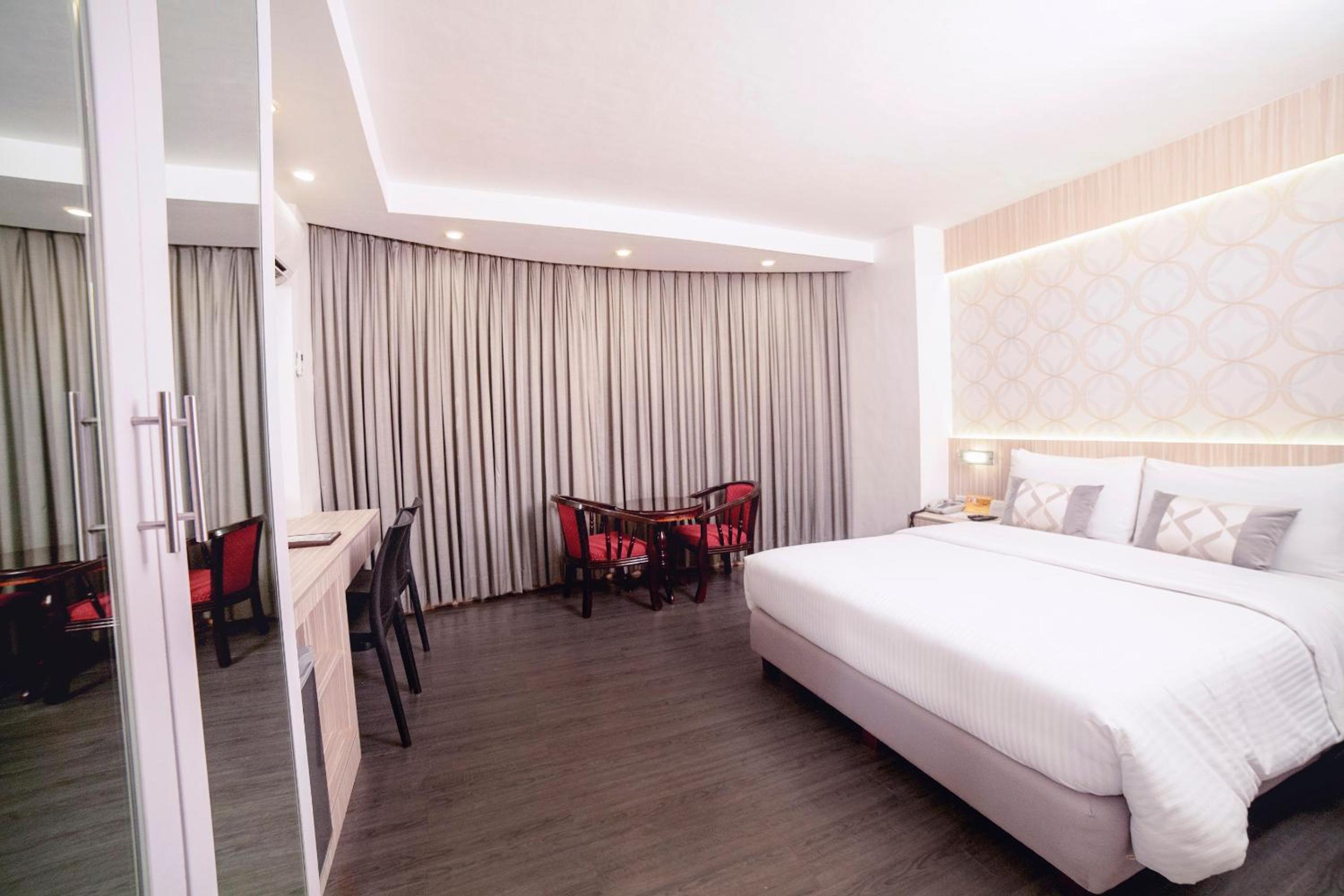 Premier Room