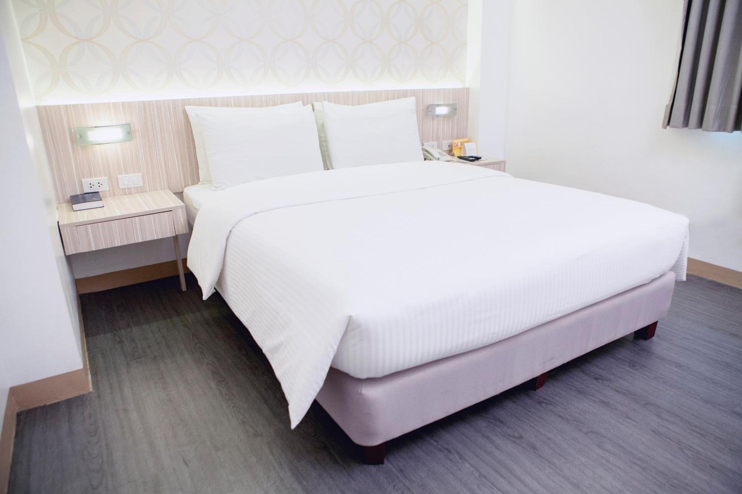 Premier Room