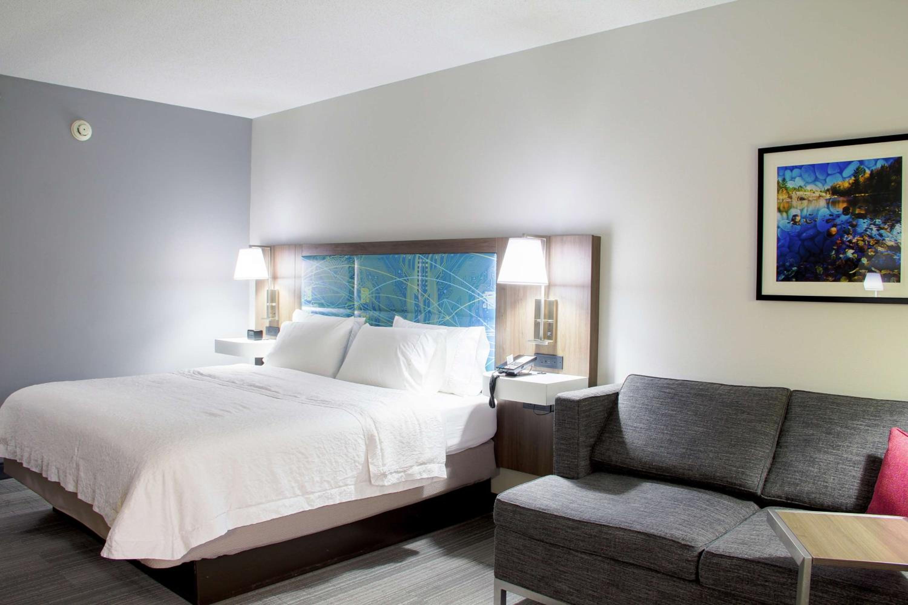 King Room with Sofa Bed - Non-Smoking