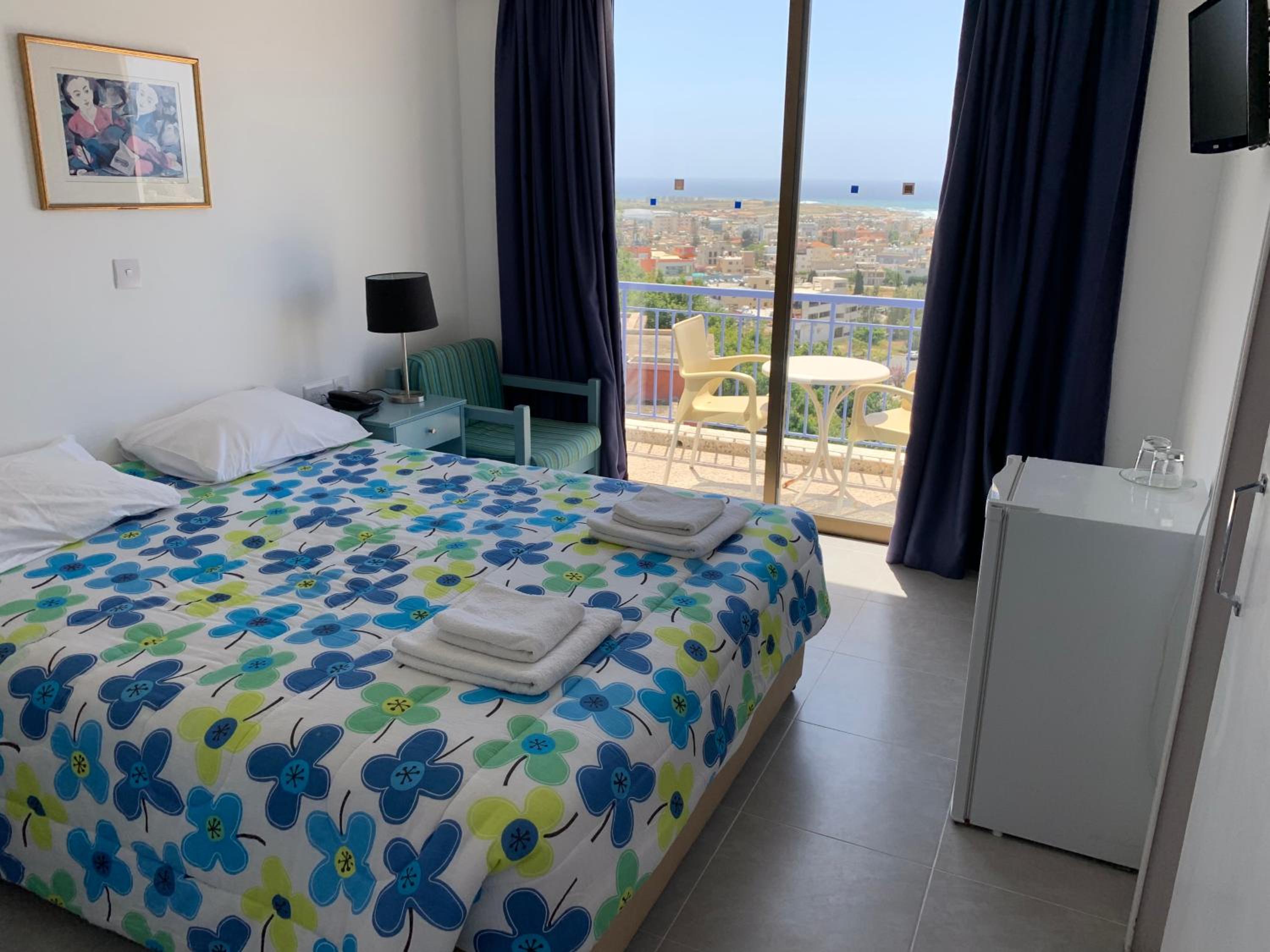 Double or Twin Room with Sea View