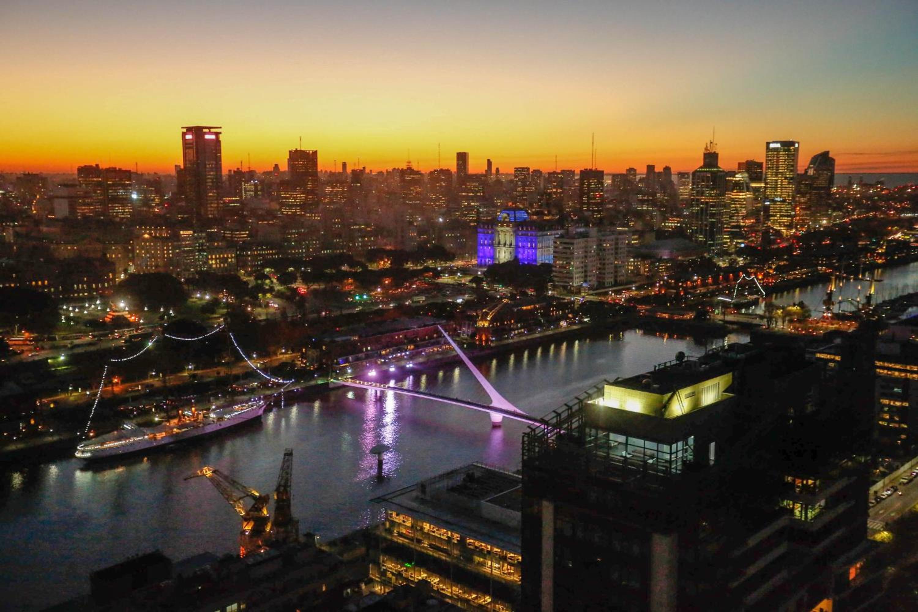 Deluxe Double or Twin Room with City View