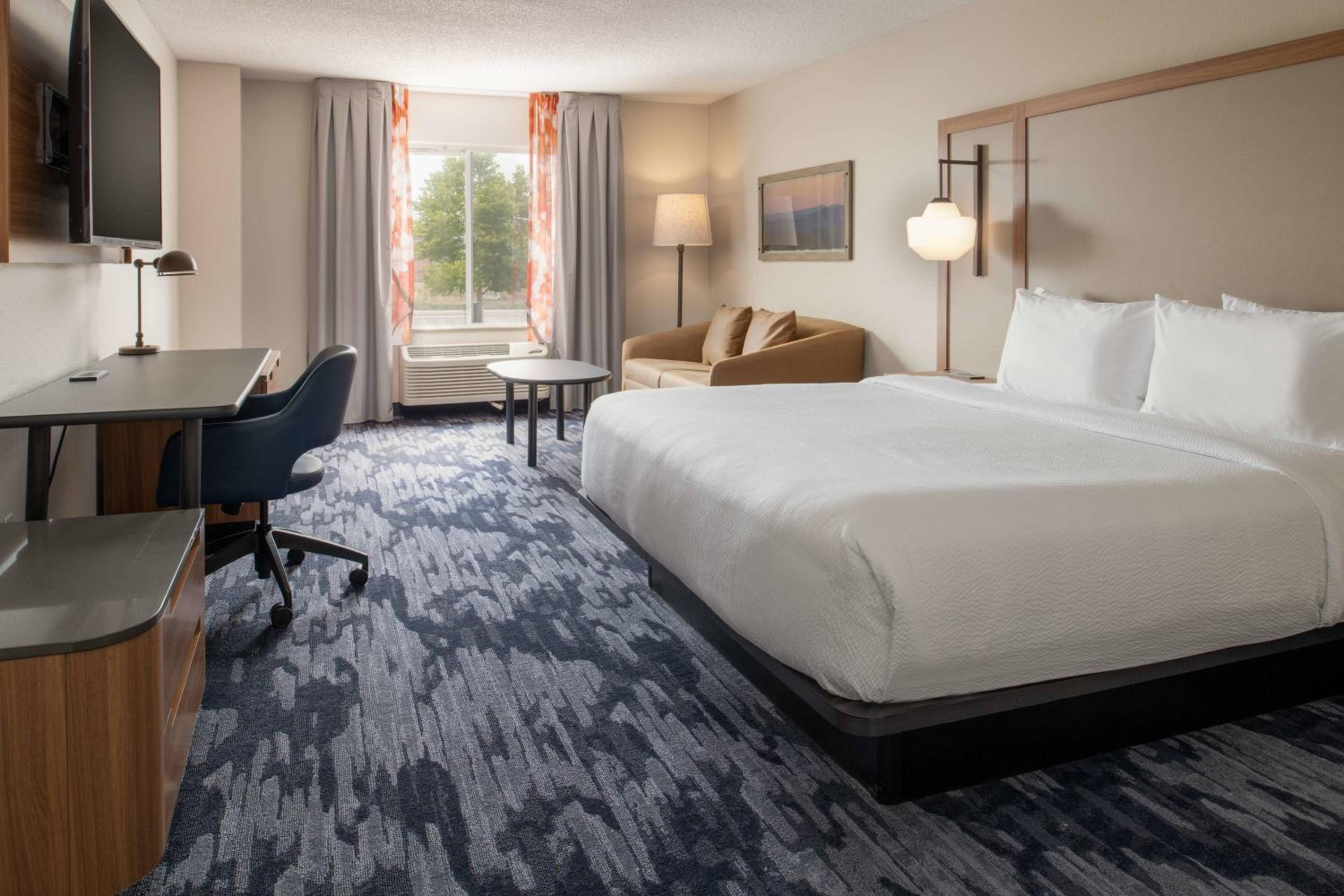 Deluxe King Room with Sofa Bed