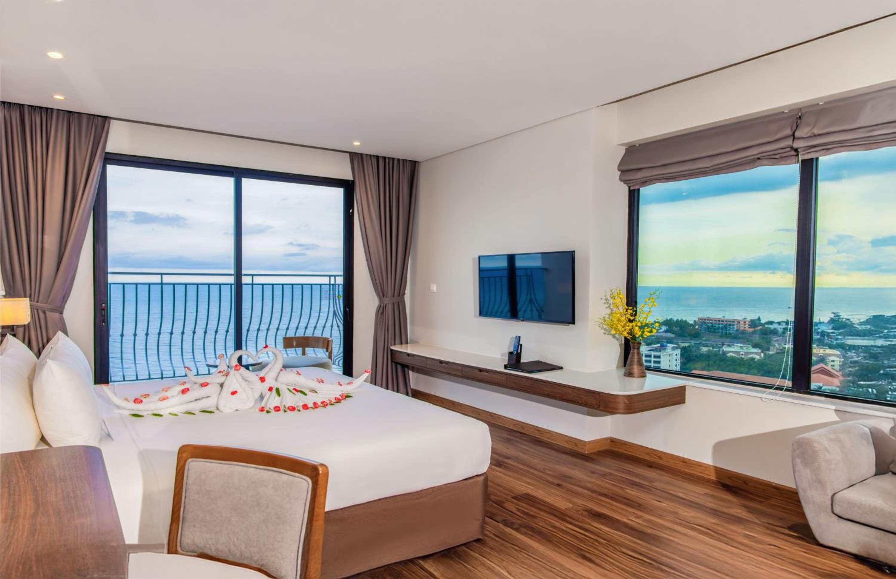 Suite Ocean view with Balcony