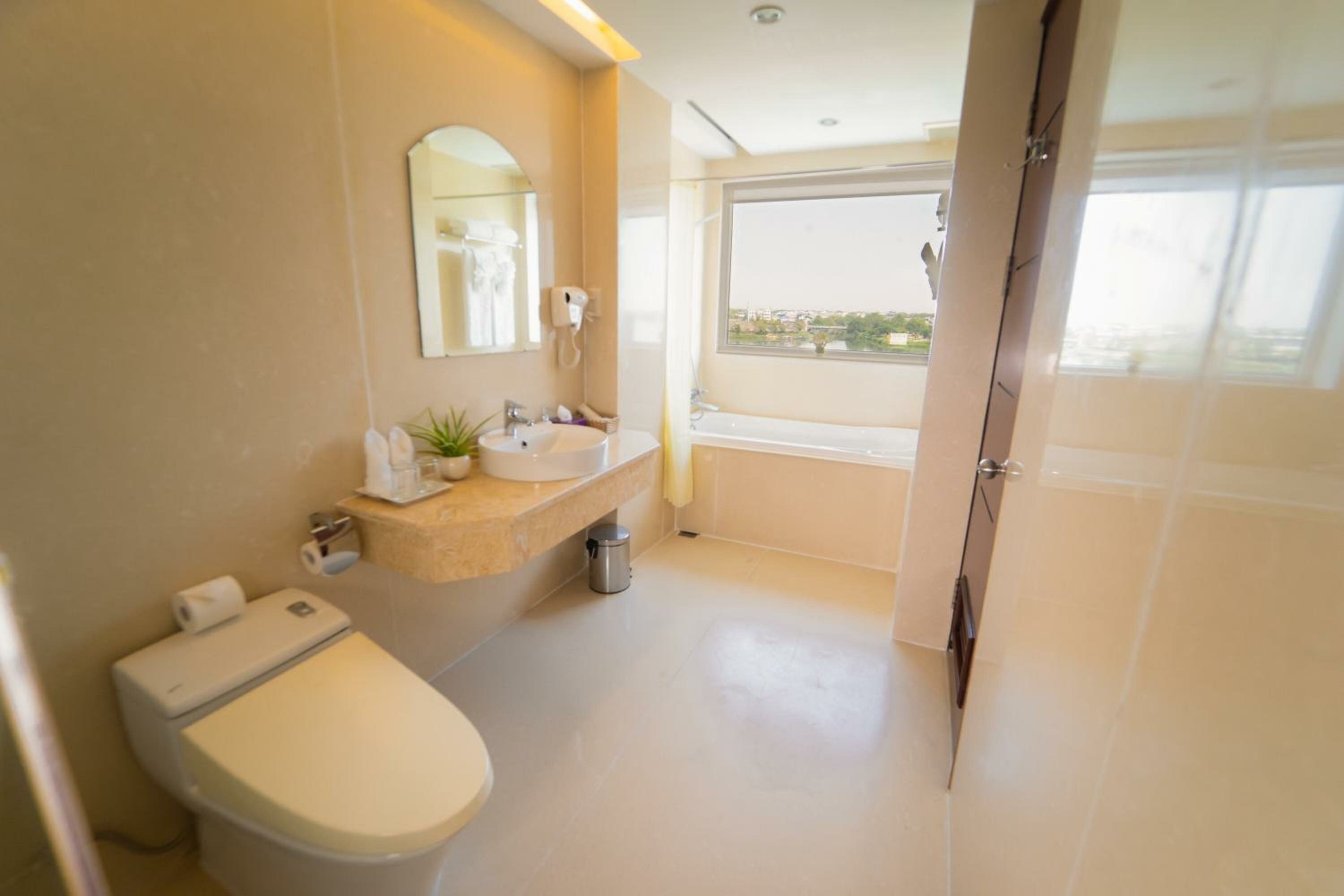Executive Suite River View