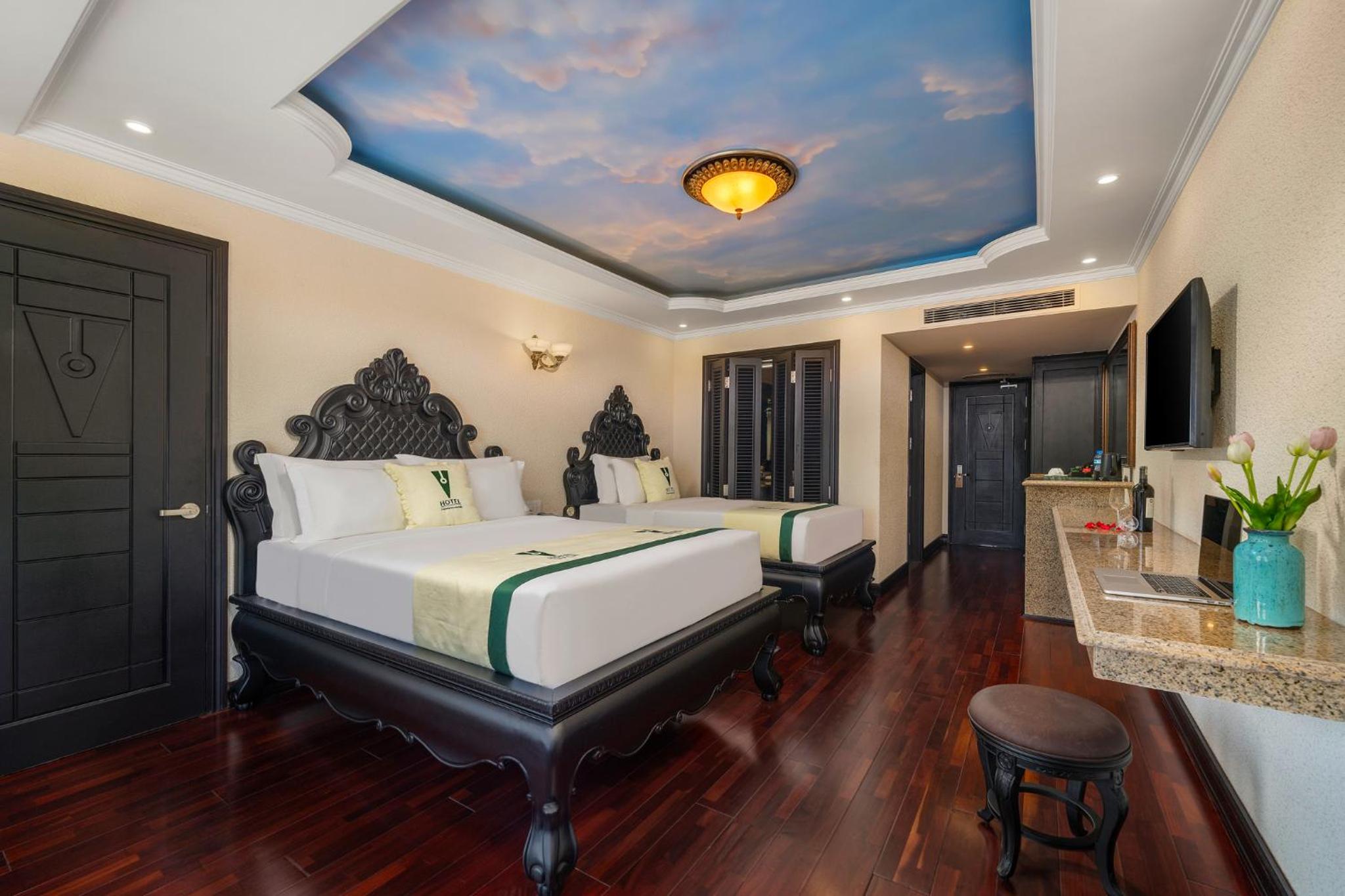 Sunrise Twin Room with Ocean View