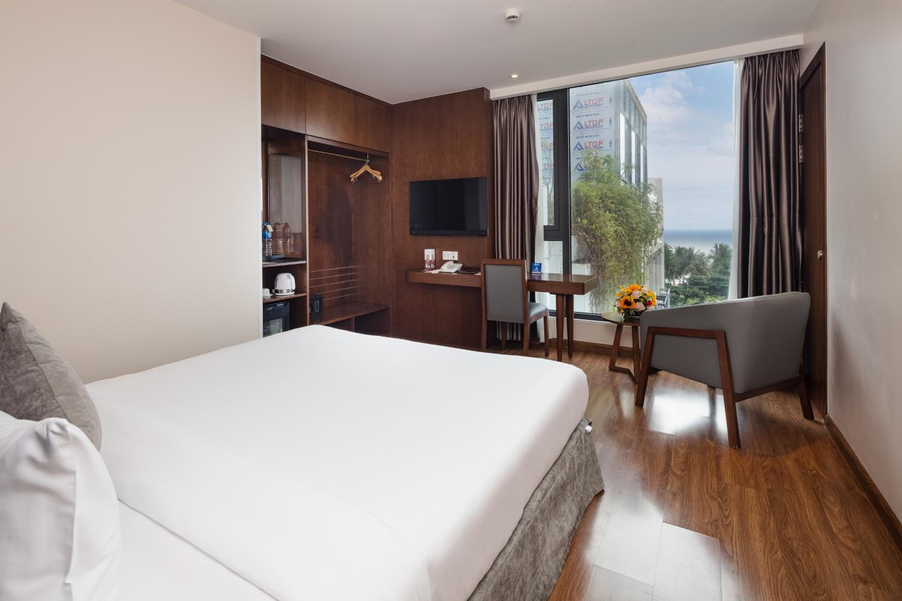 Superior Double or Twin Room with Sea View
