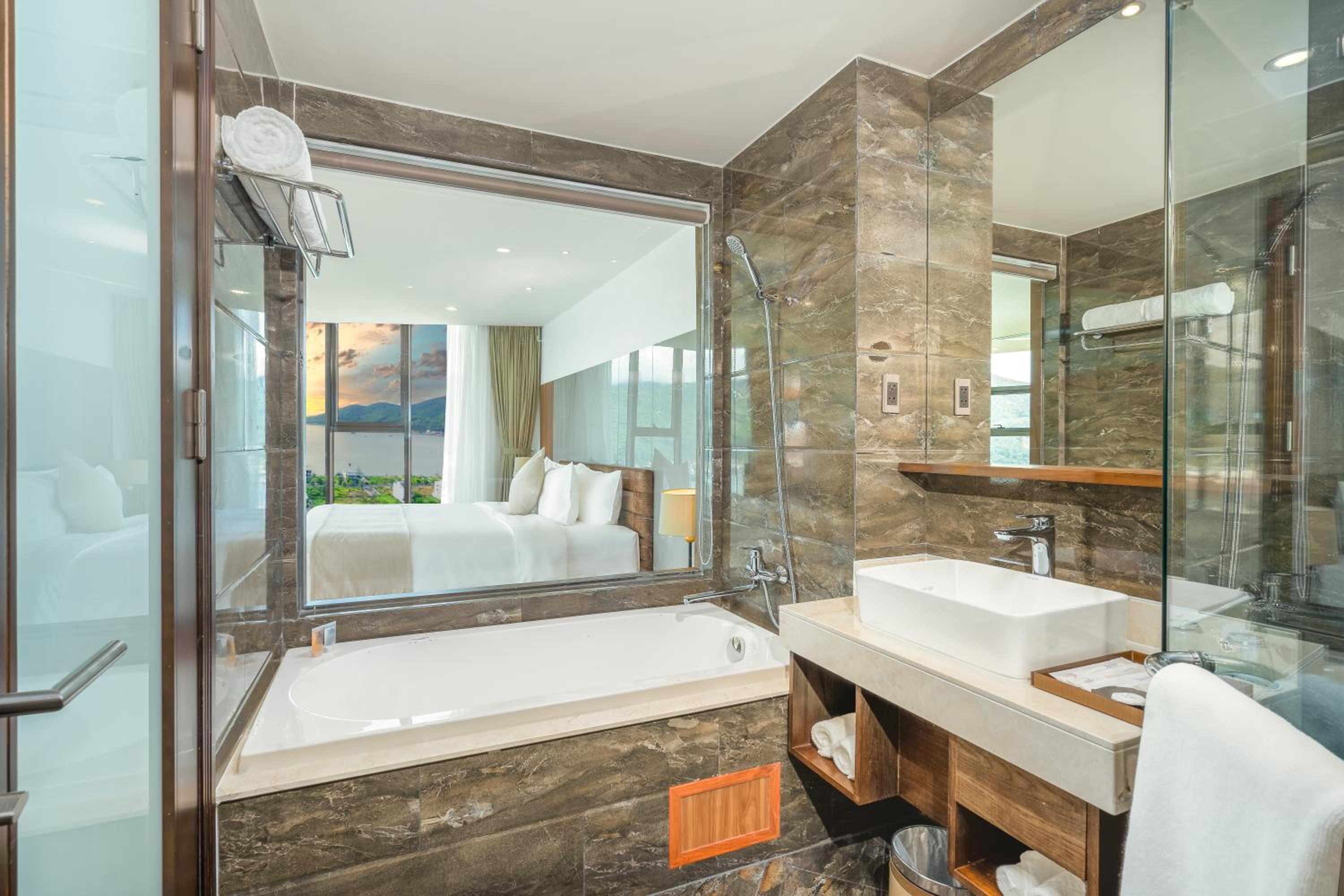 Deluxe Double Room with Bay View