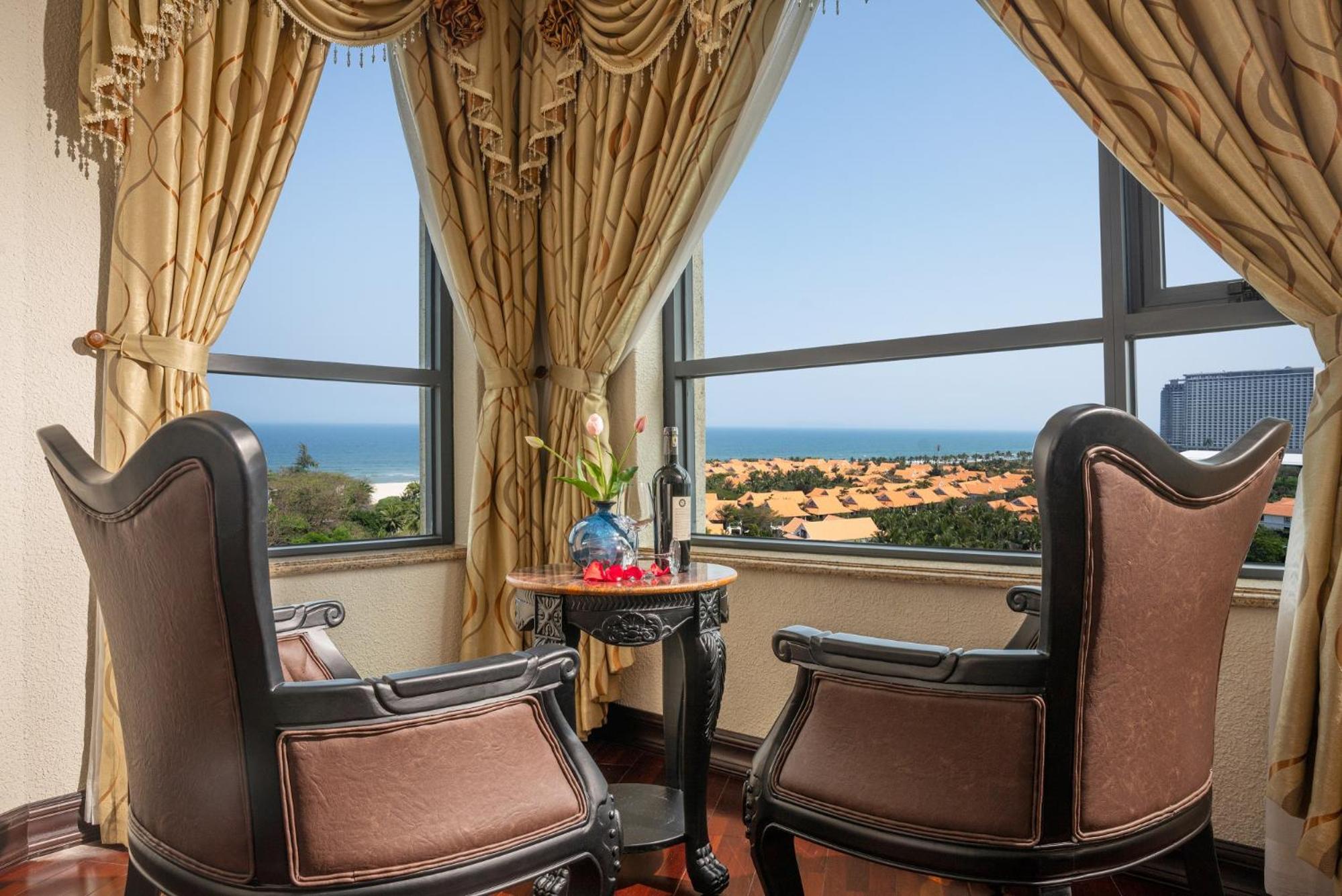 Premier Double Room with Ocean and Mountain View