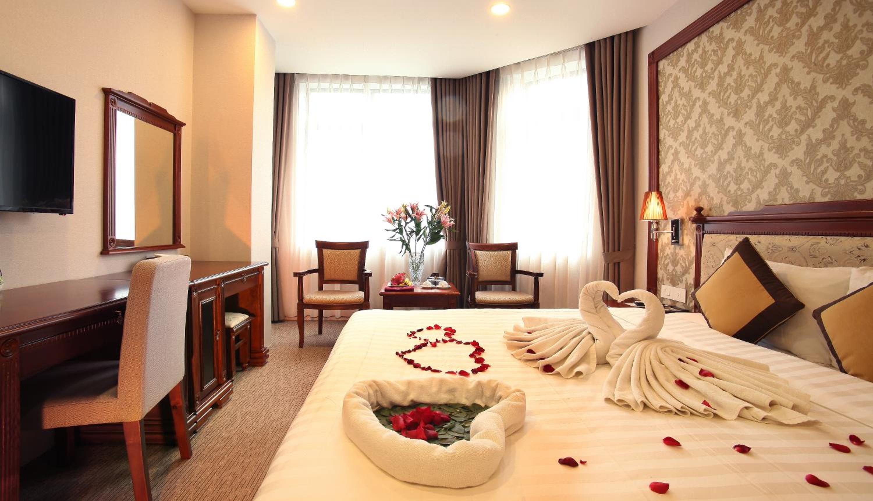 Deluxe Double or Twin Room with City View