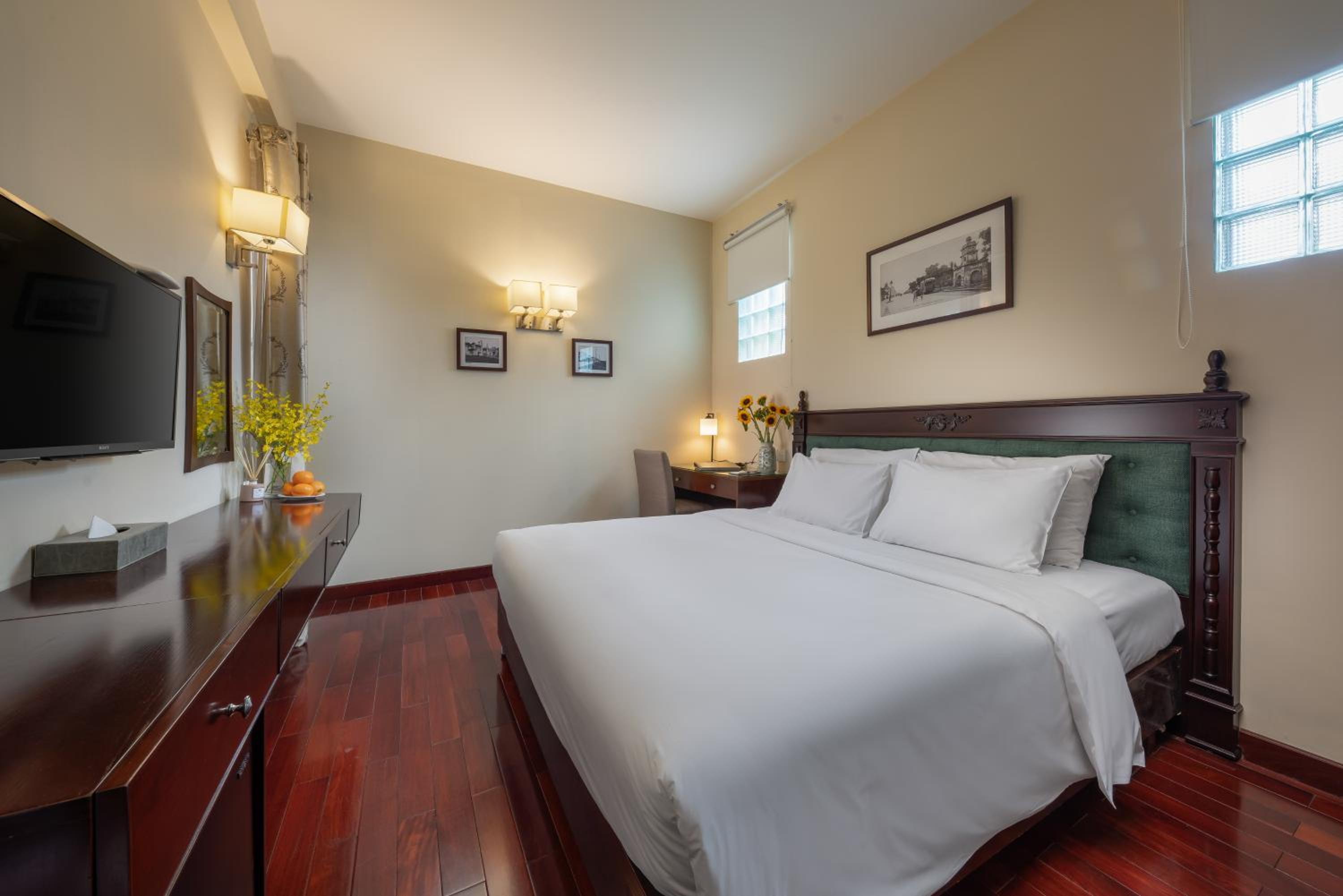 Deluxe Double Room with Windows