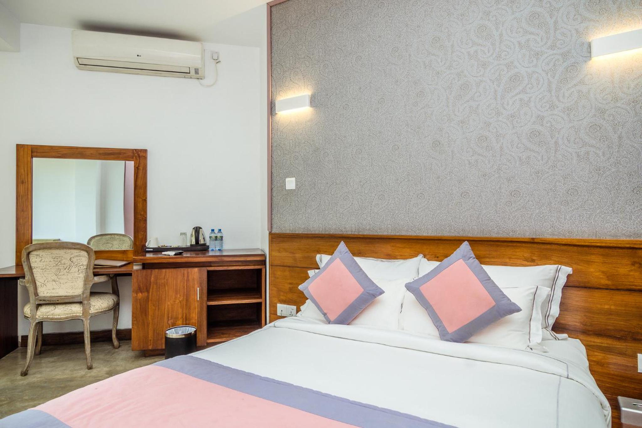 Premium Deluxe Double Room with Lake View
