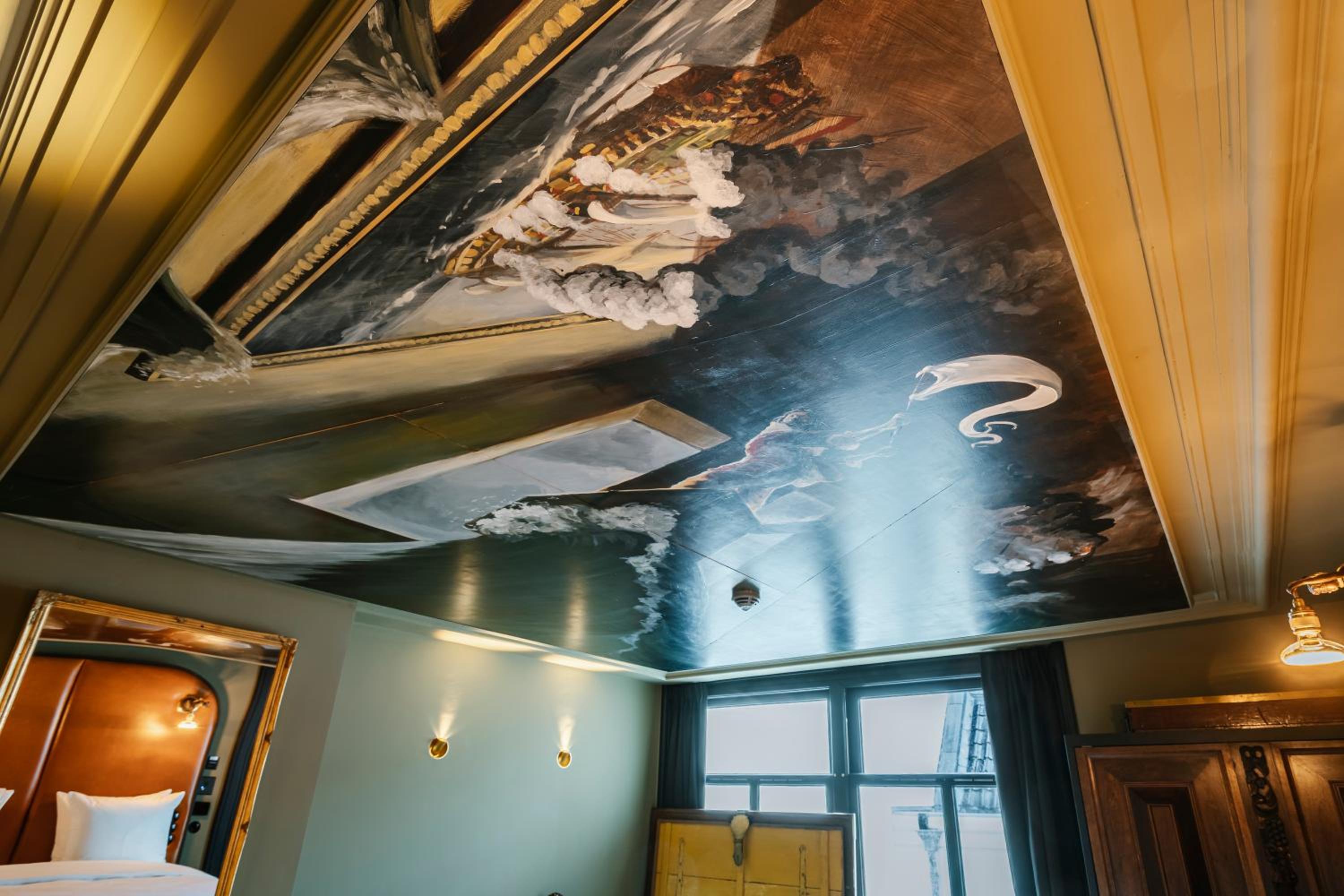 Deluxe Double Room (Hugo de Groot)