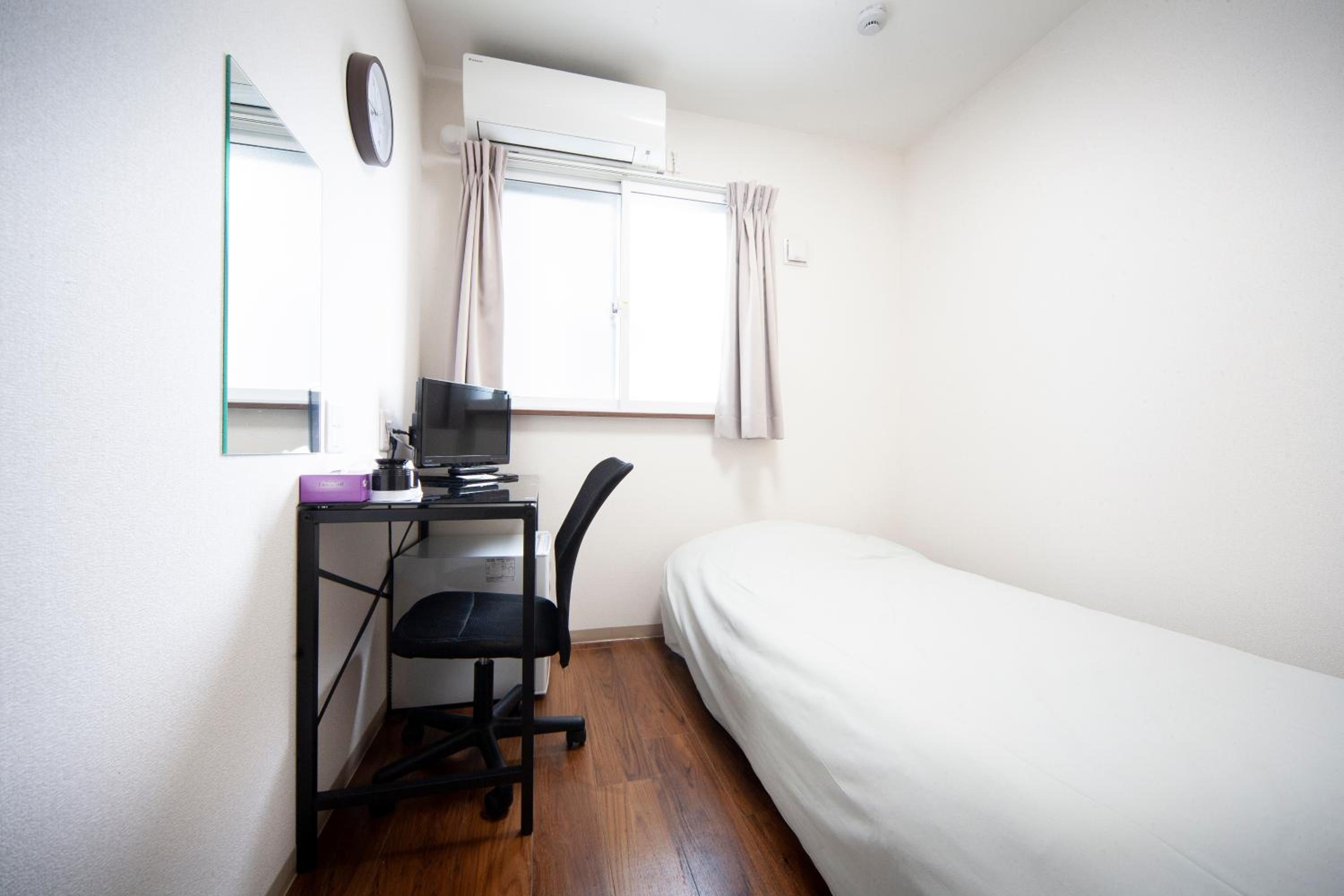 Superior Single Room with Separate Toilet and Shower