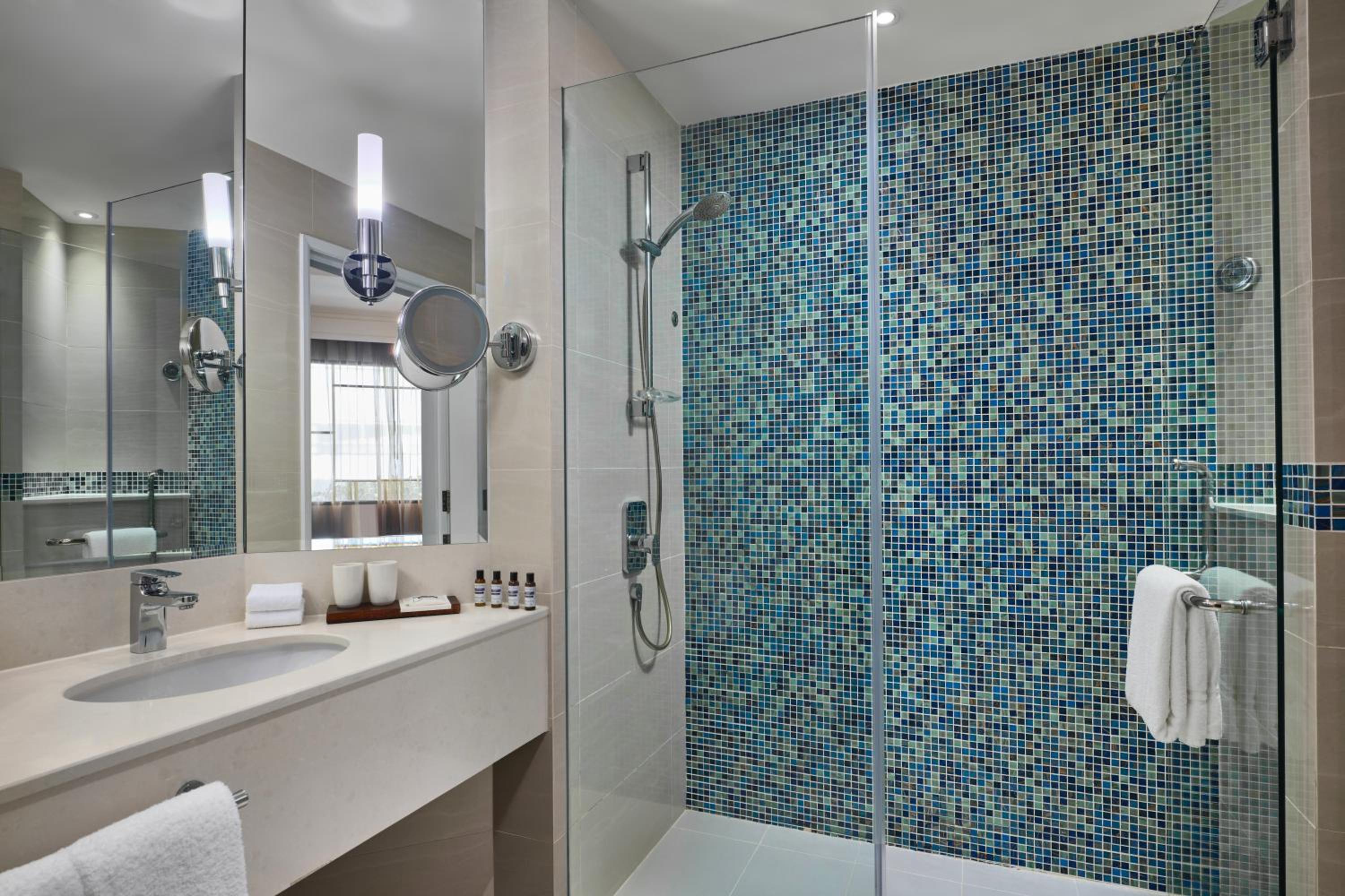 Premier King with Balcony