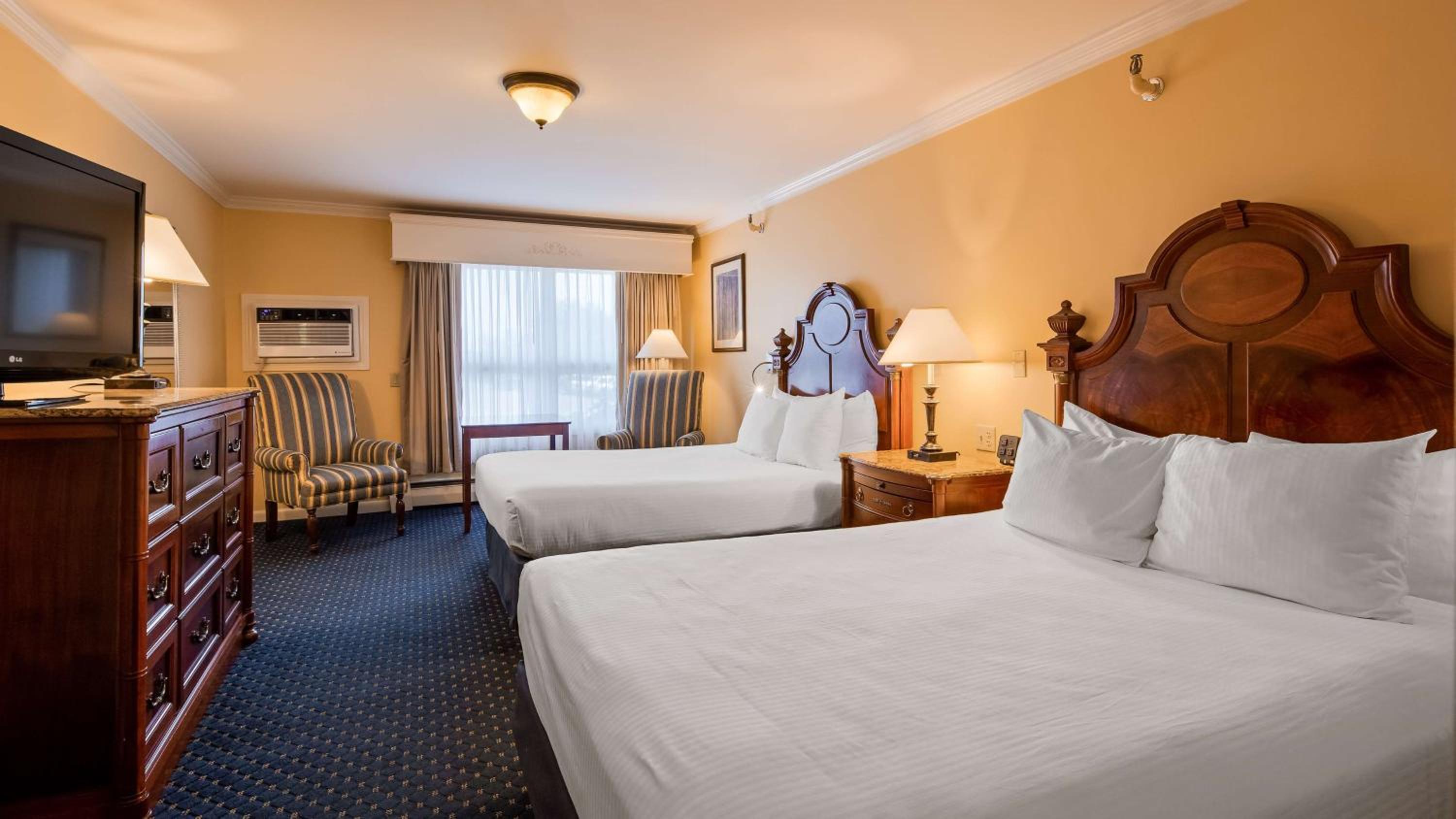 Queen Room with Two Queen Beds - Non-Smoking/Pet Friendly