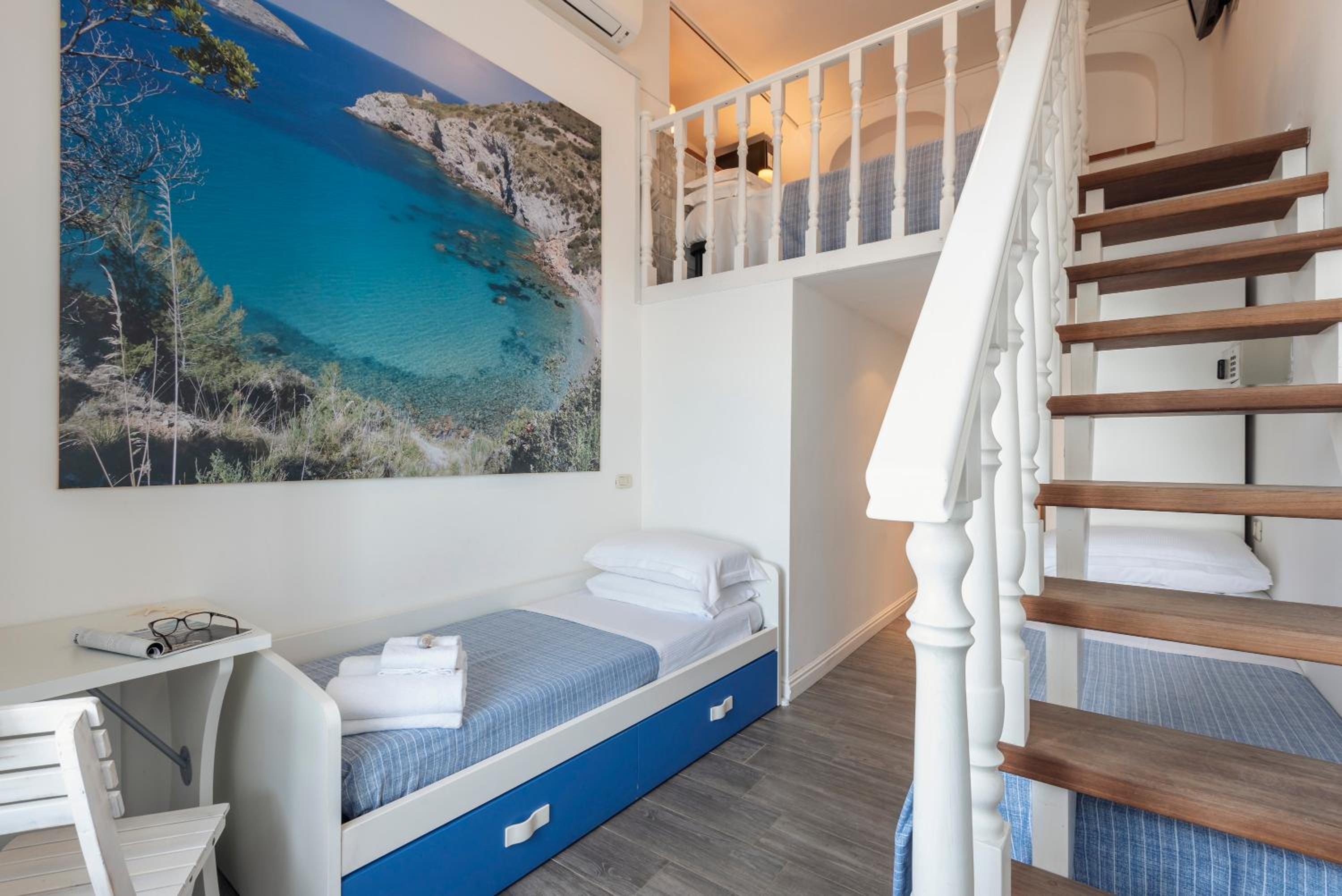 Quadruple Room with Sea View - Split Level