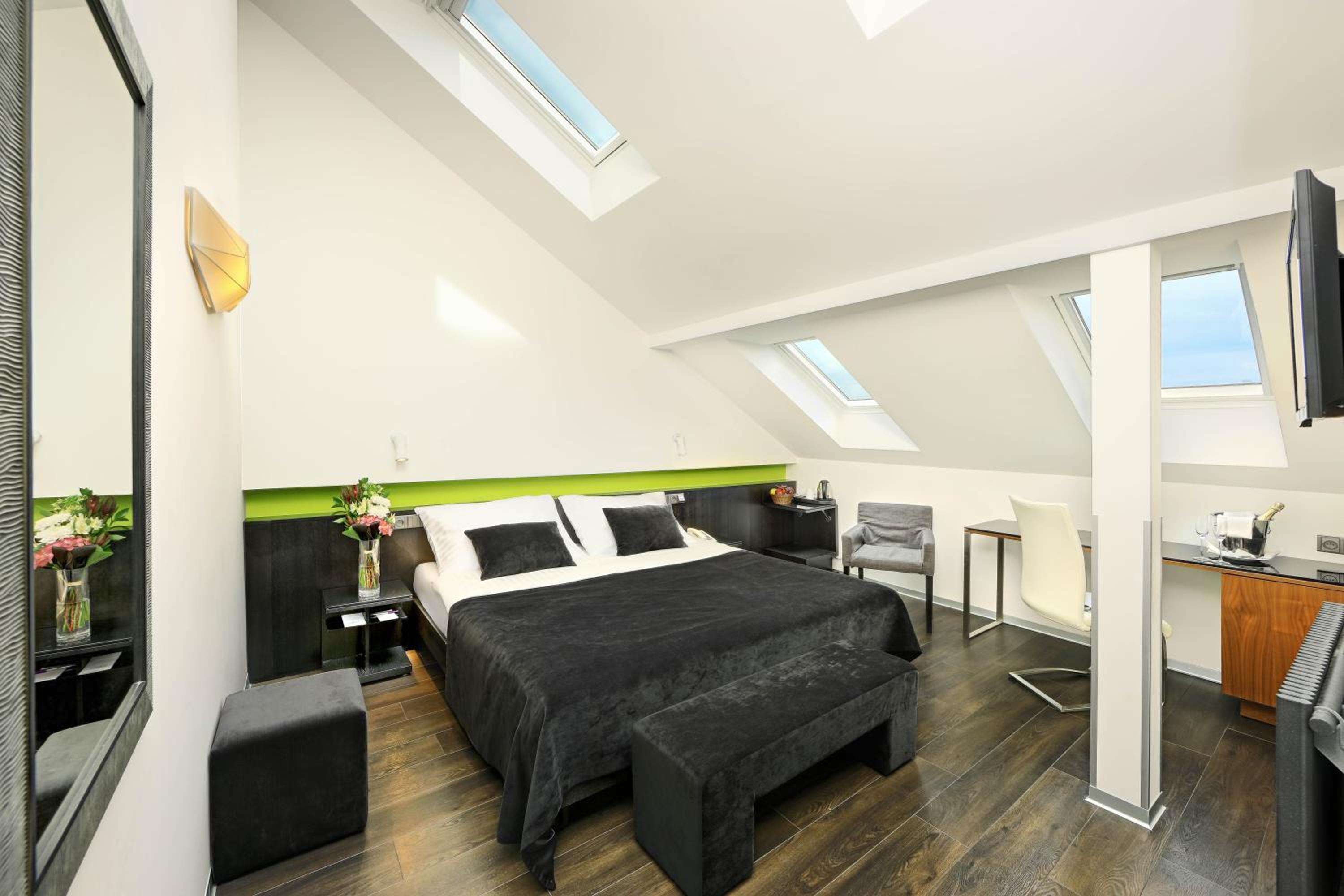 Deluxe Double Room with Extra Bed