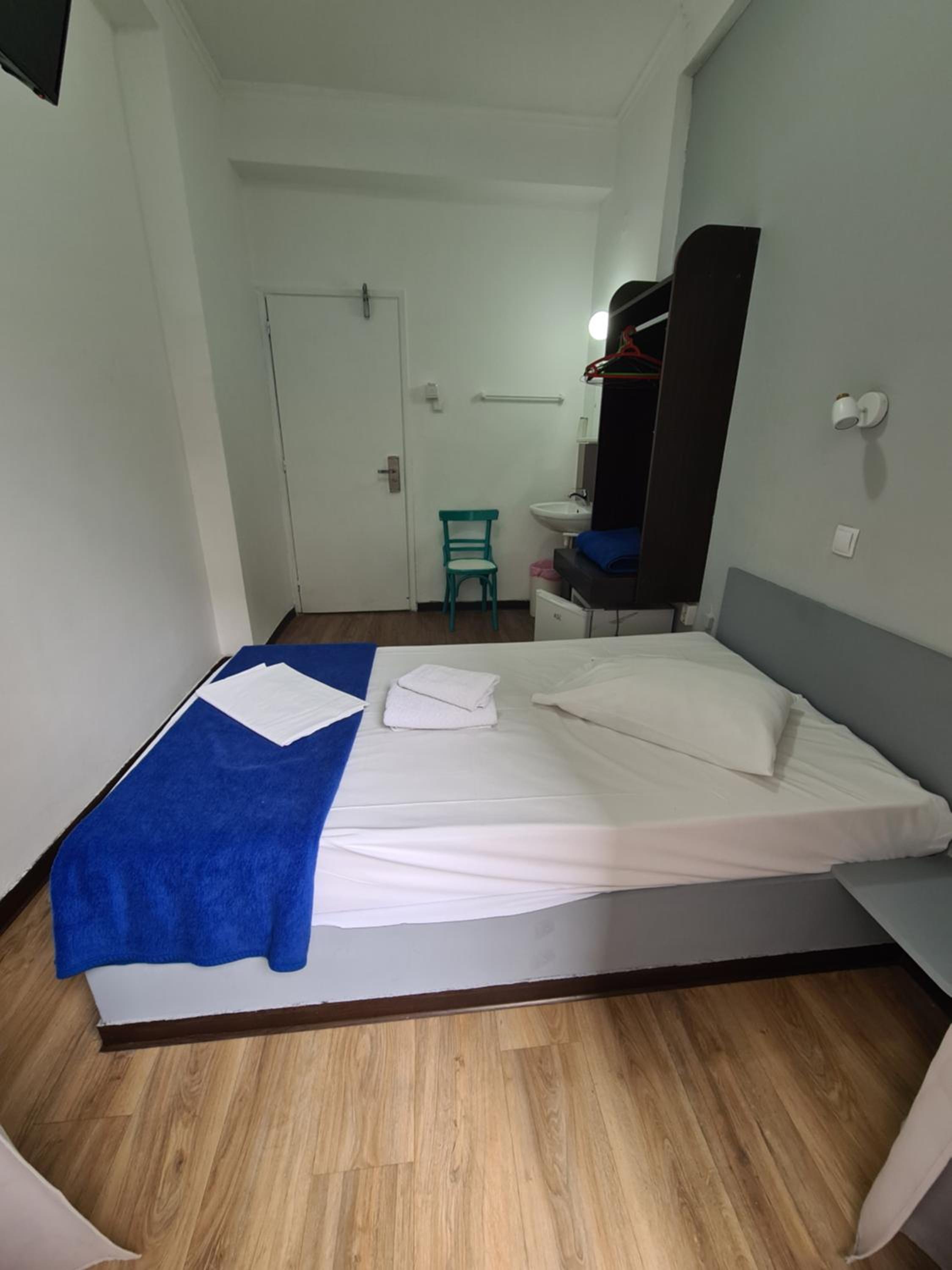 Single Room with Shared Bathroom