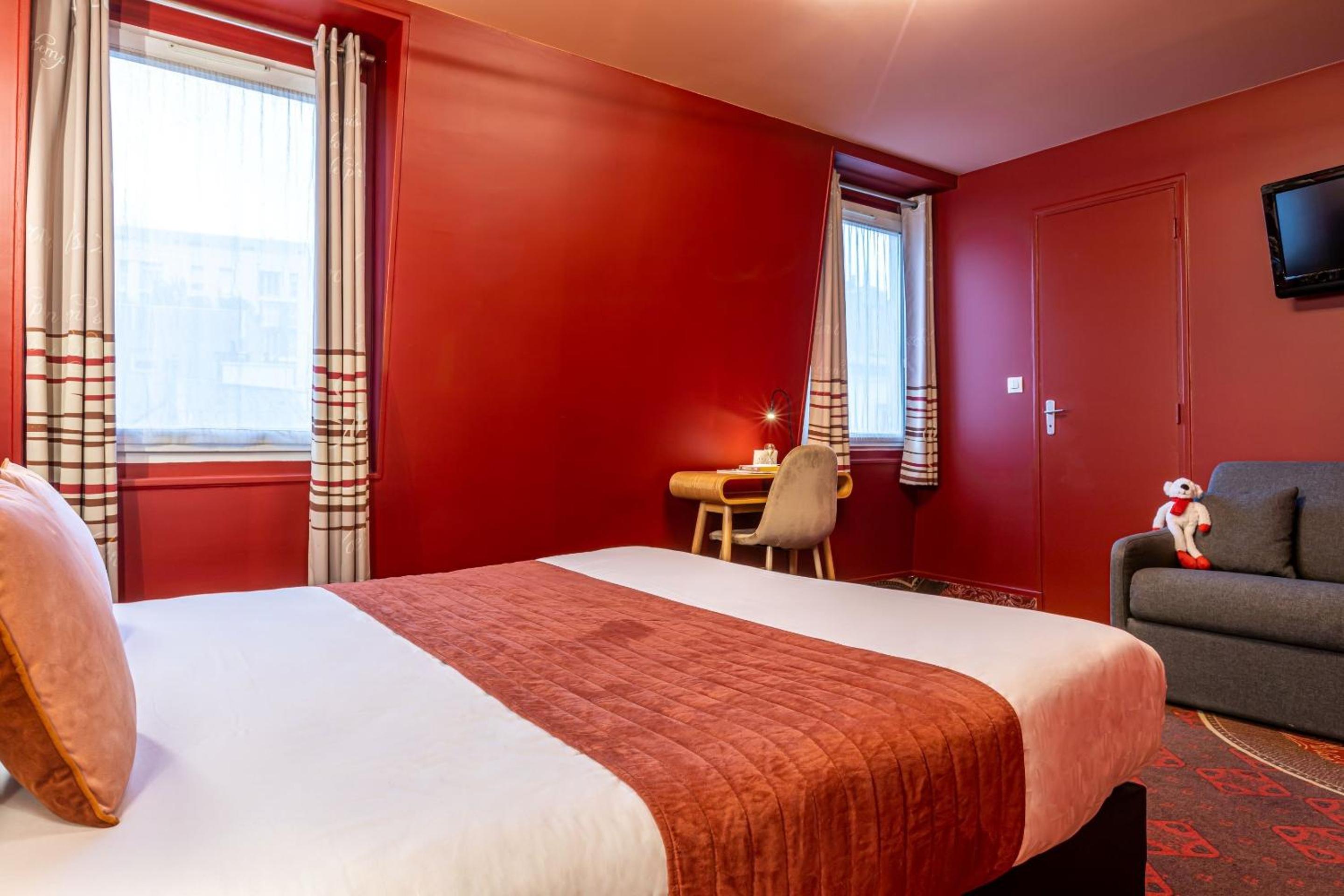 Triple Room (2 Adults + 1 Child)