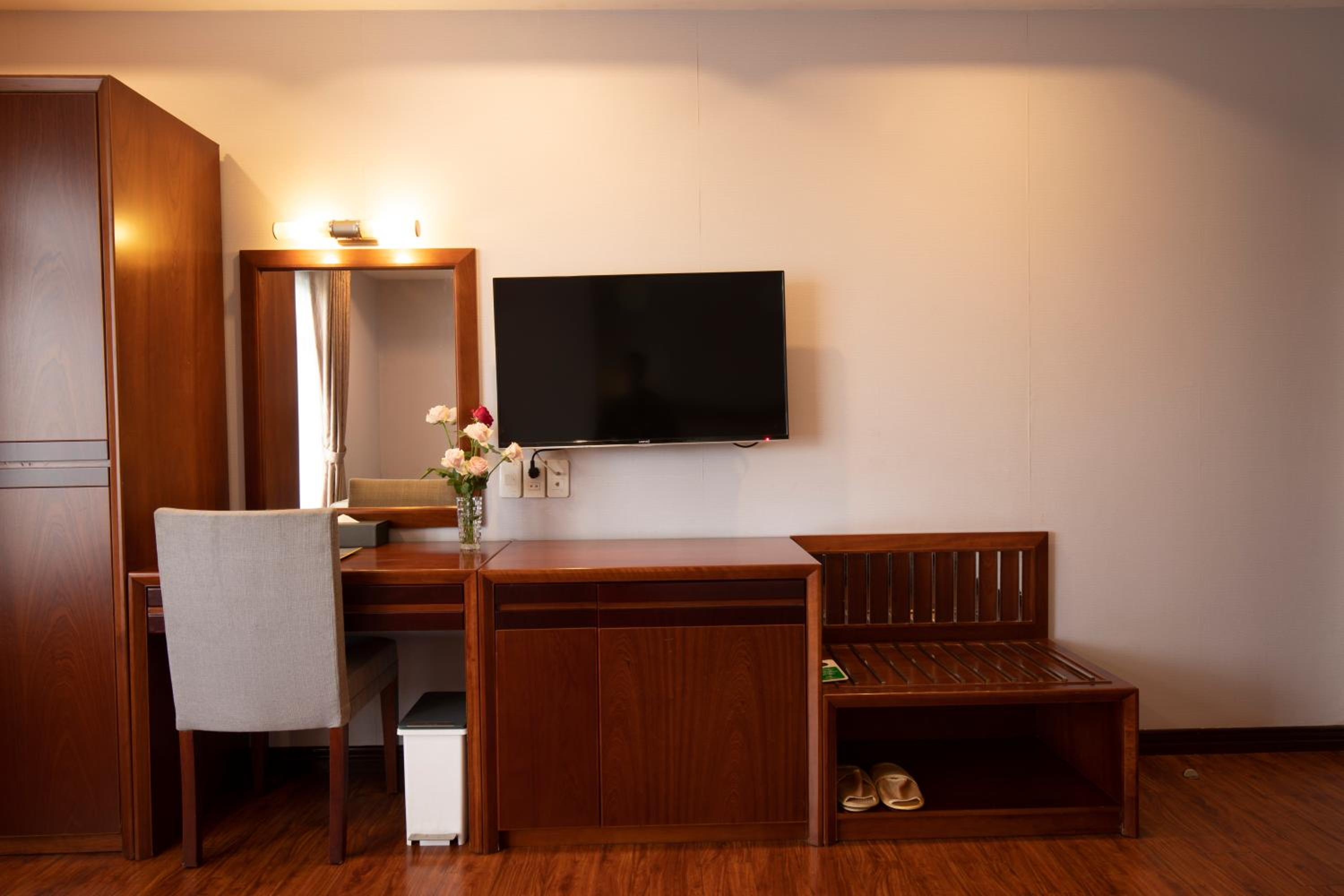 Executive City View Room (Free Mini-bar)