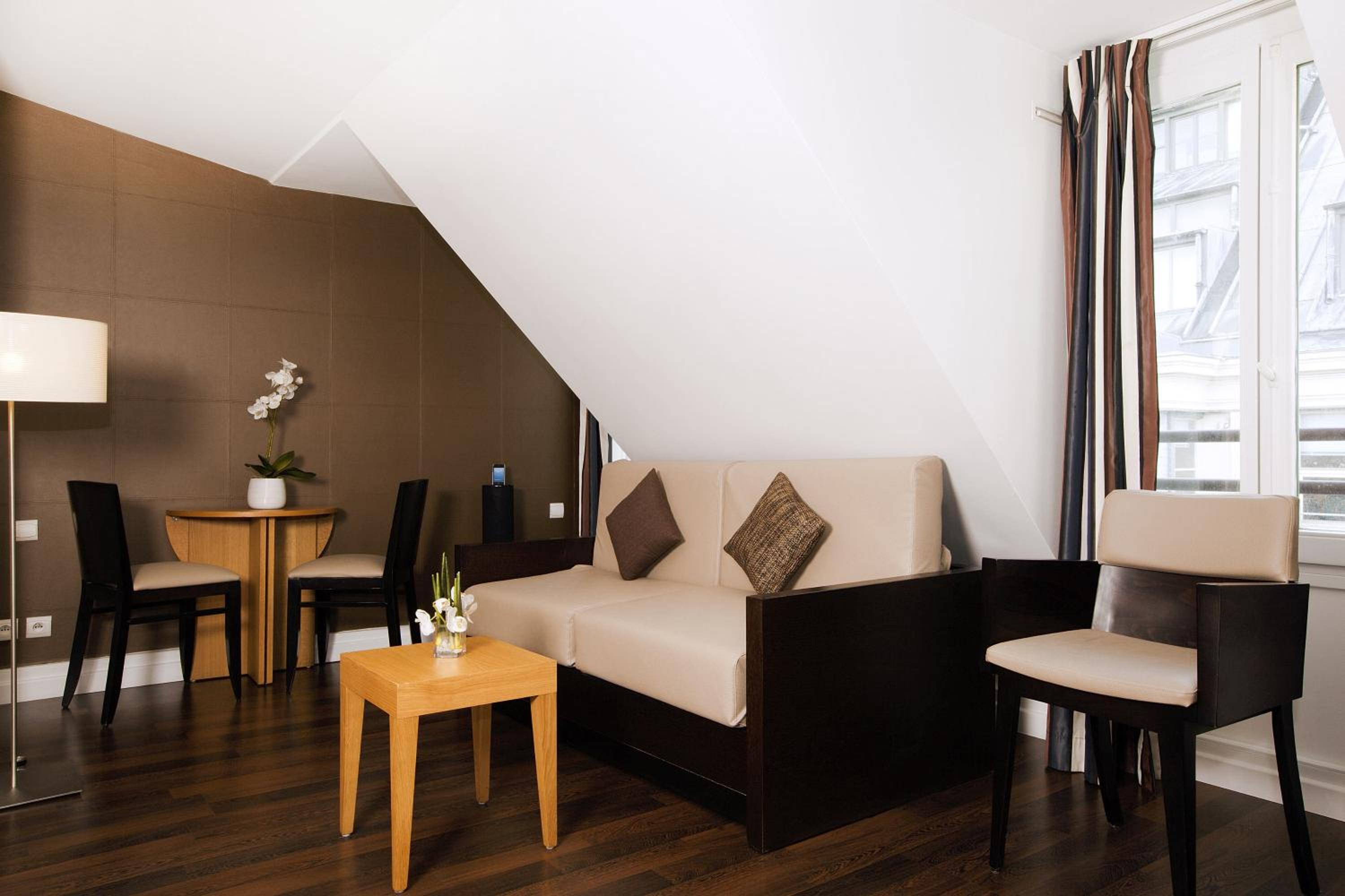 One-Bedroom Apartment (4 Adults)