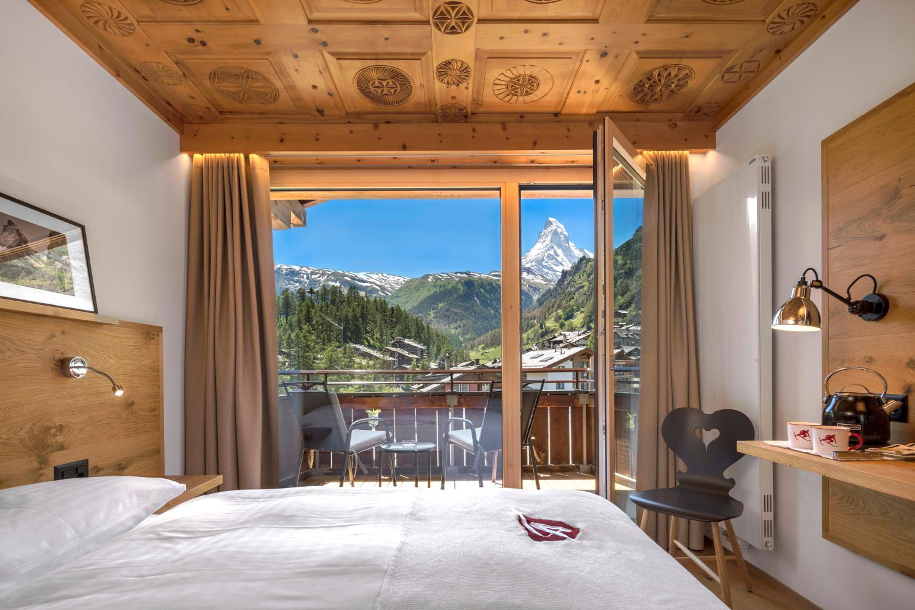 Deluxe Double Room with Matterhorn View