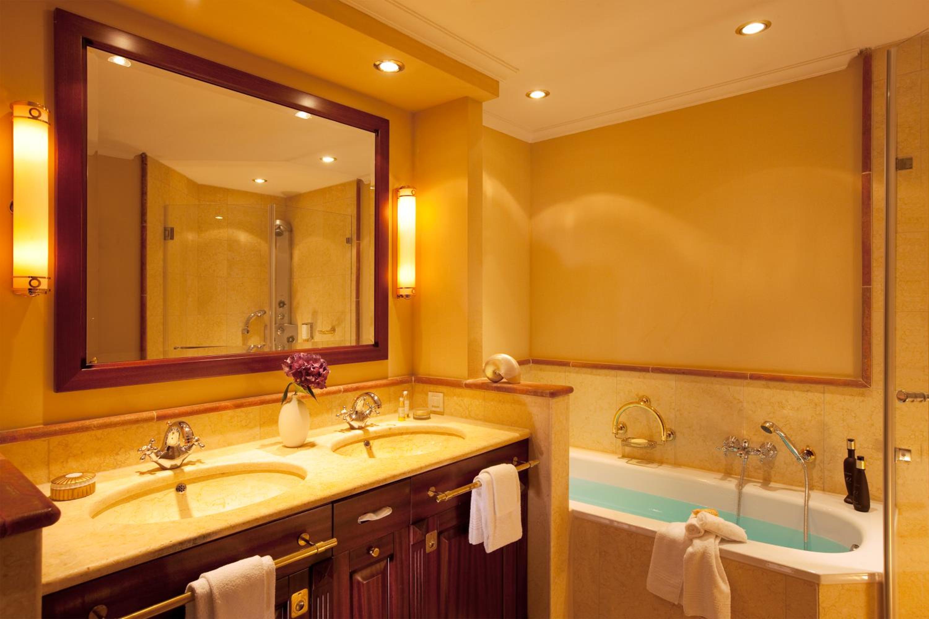 Sailor's Cabin Park View