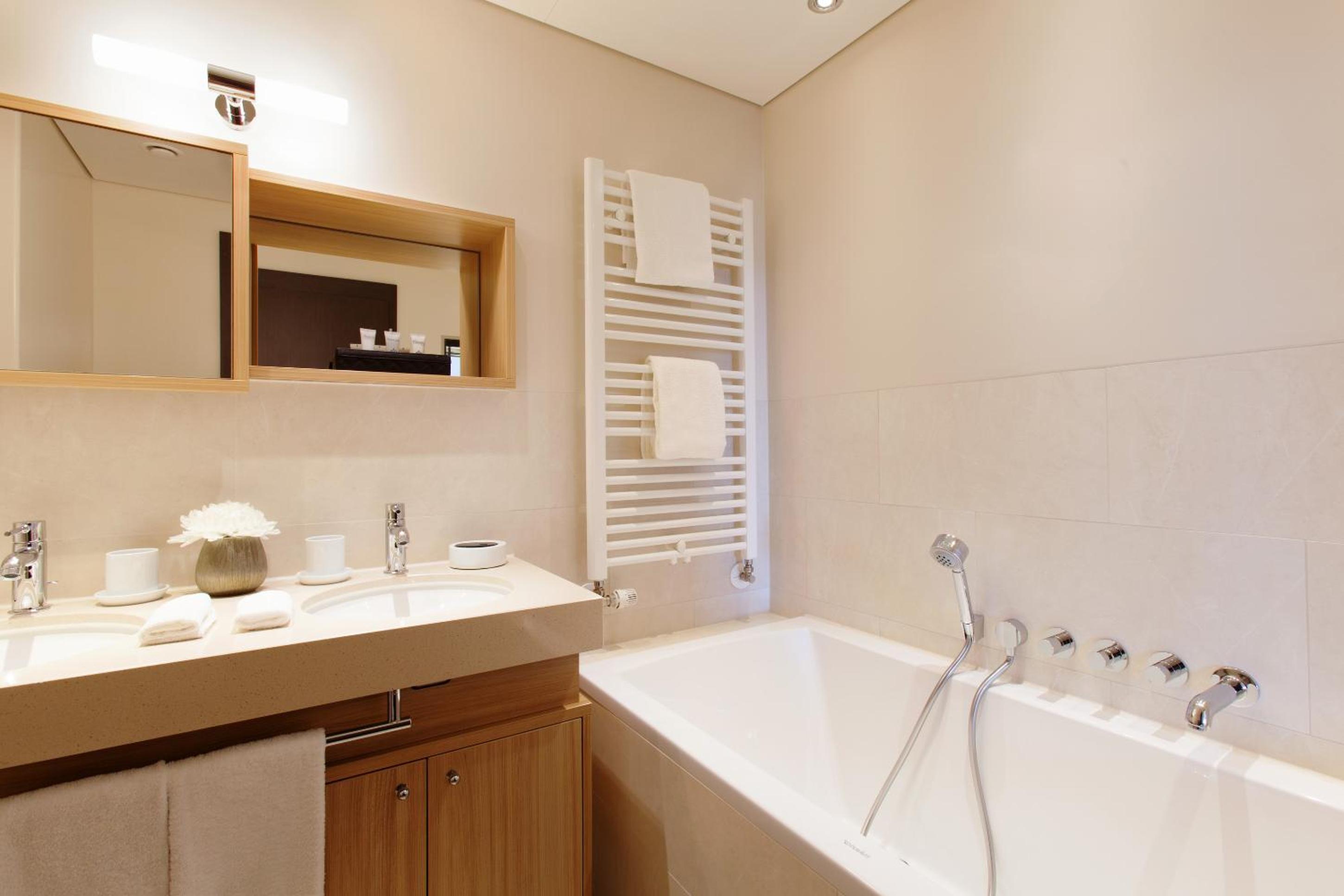 Suite with Land View