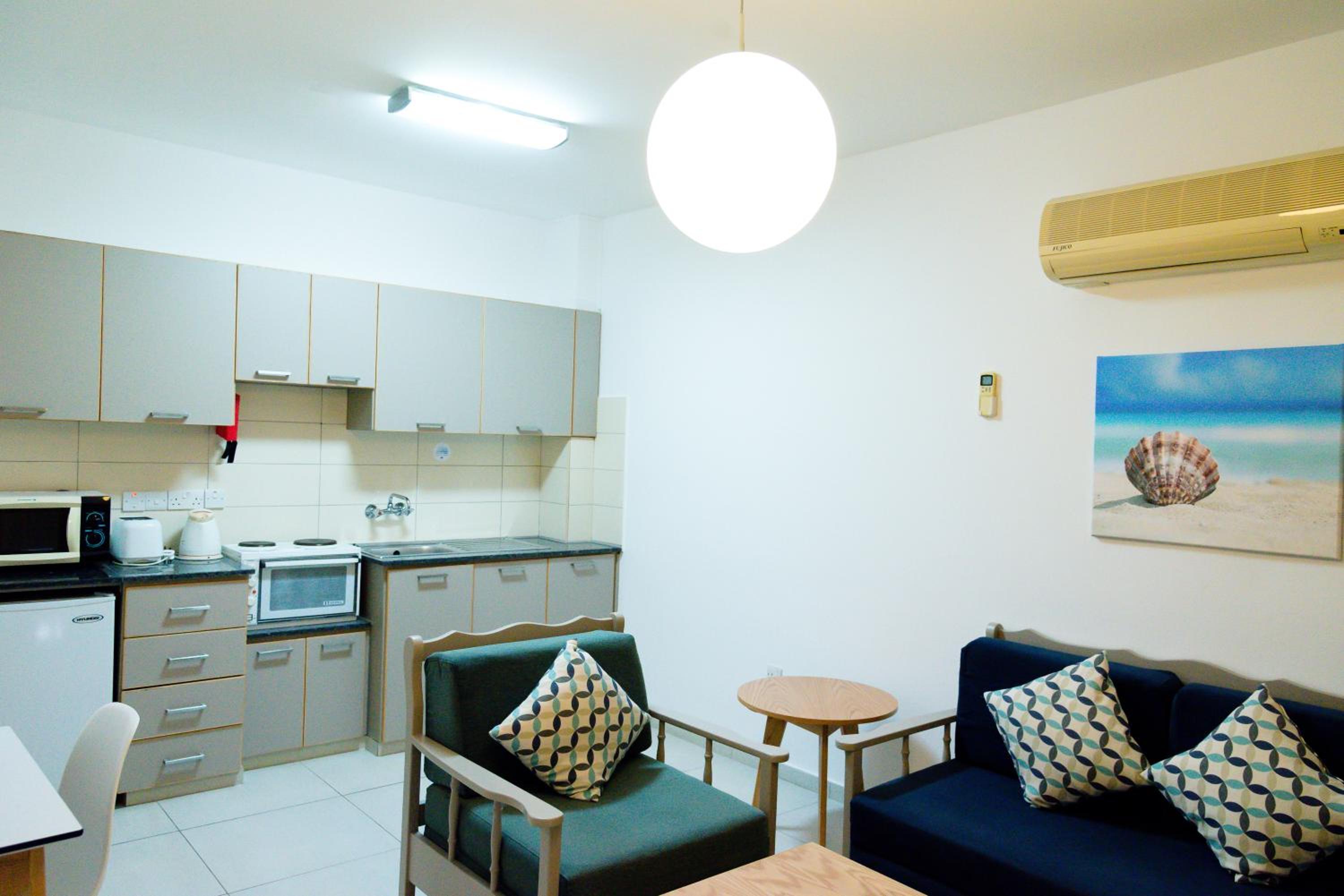 Superior One-Bedroom Apartment with Inland View