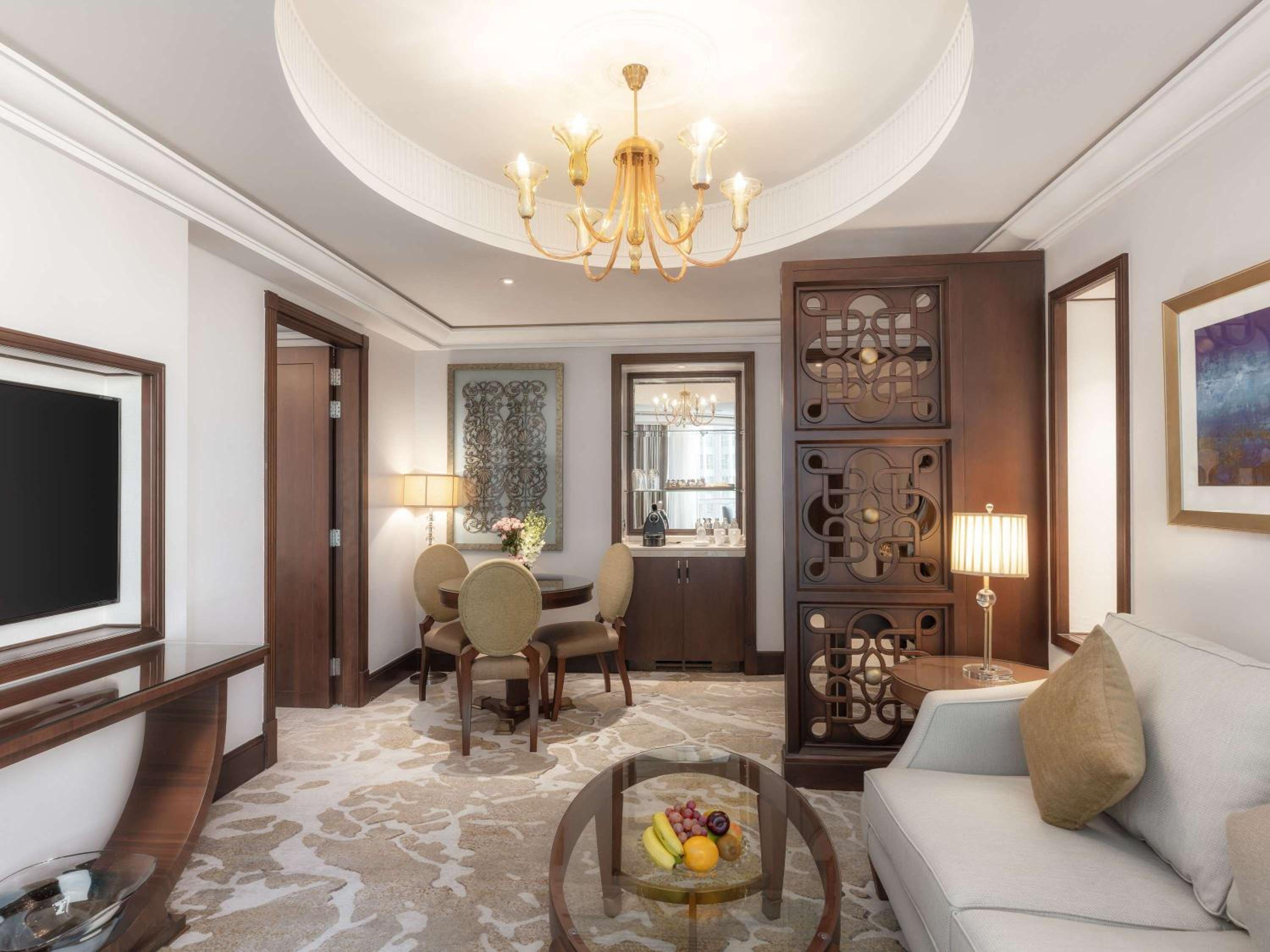  Presidential Two Bedrooms Suite City View